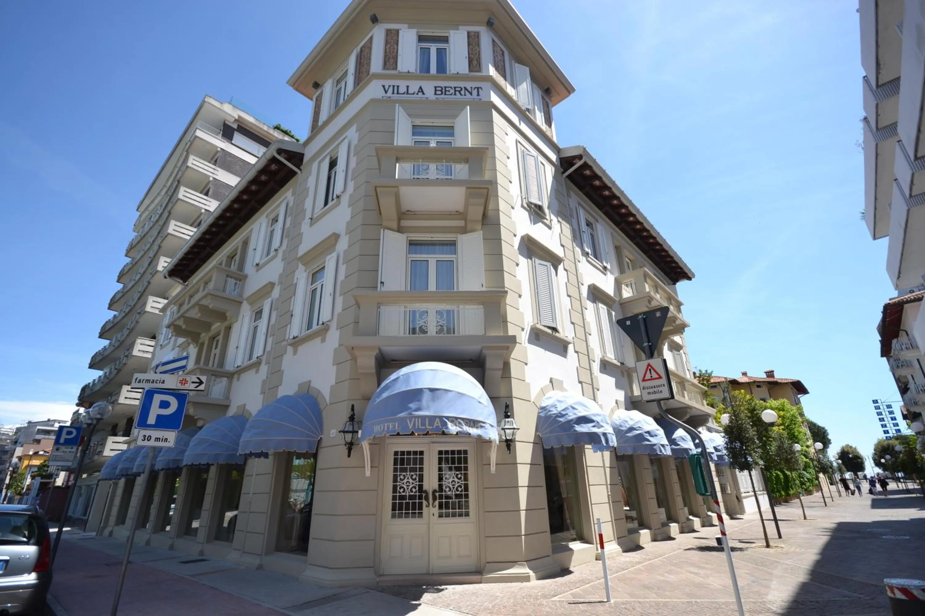 Property building in Hotel Villa Bernt