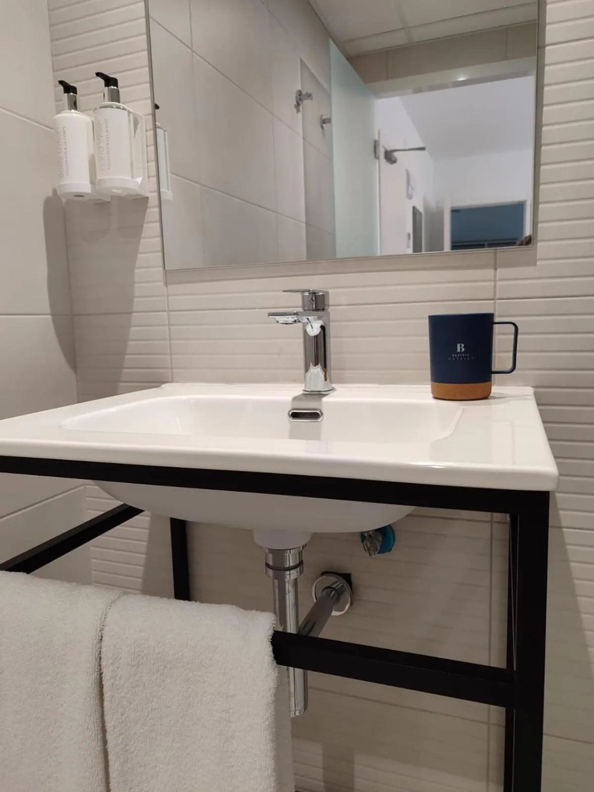 Bathroom in Hotel Calella by Beatriz Hoteles