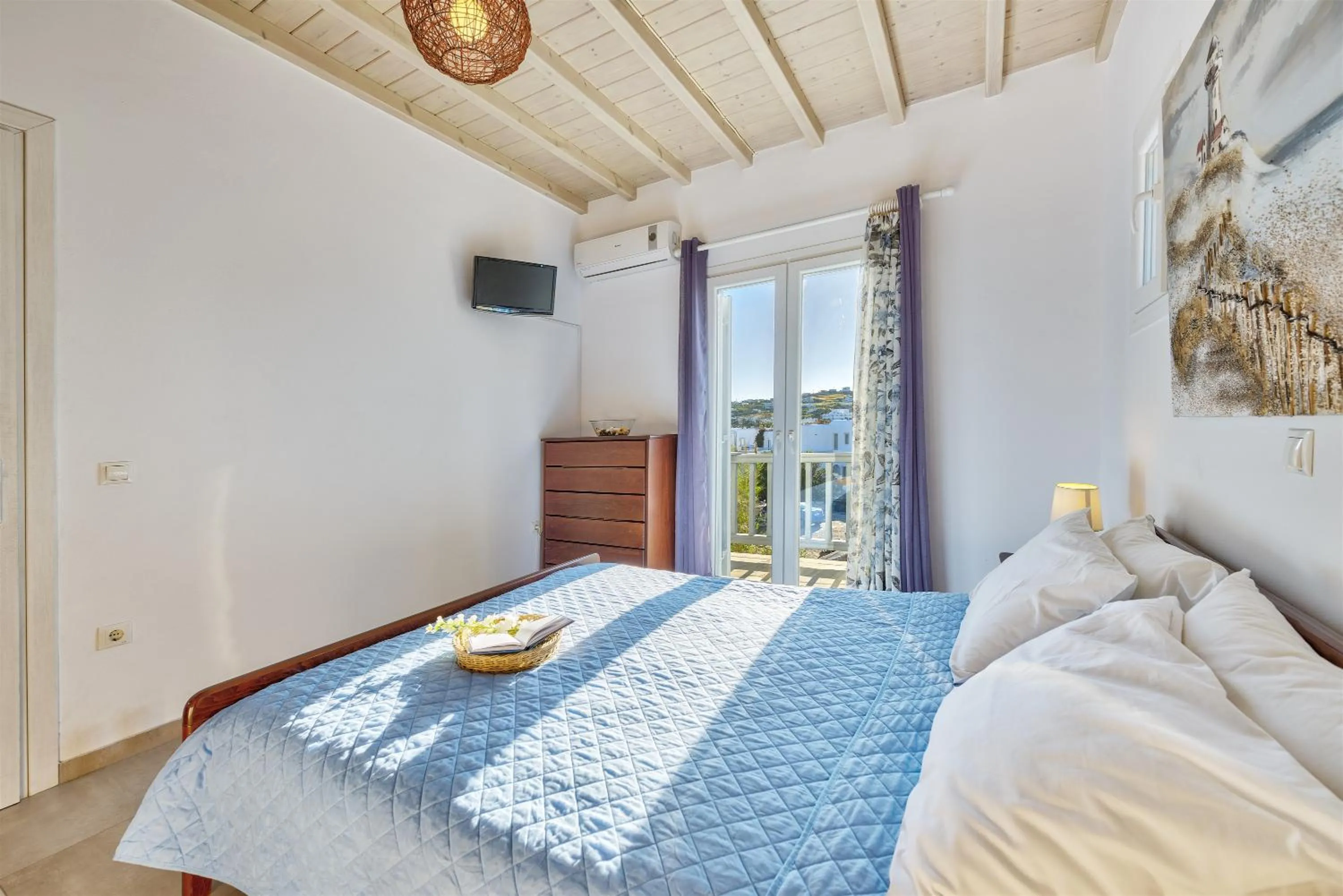 Bed in Jewel Apartments Mykonos