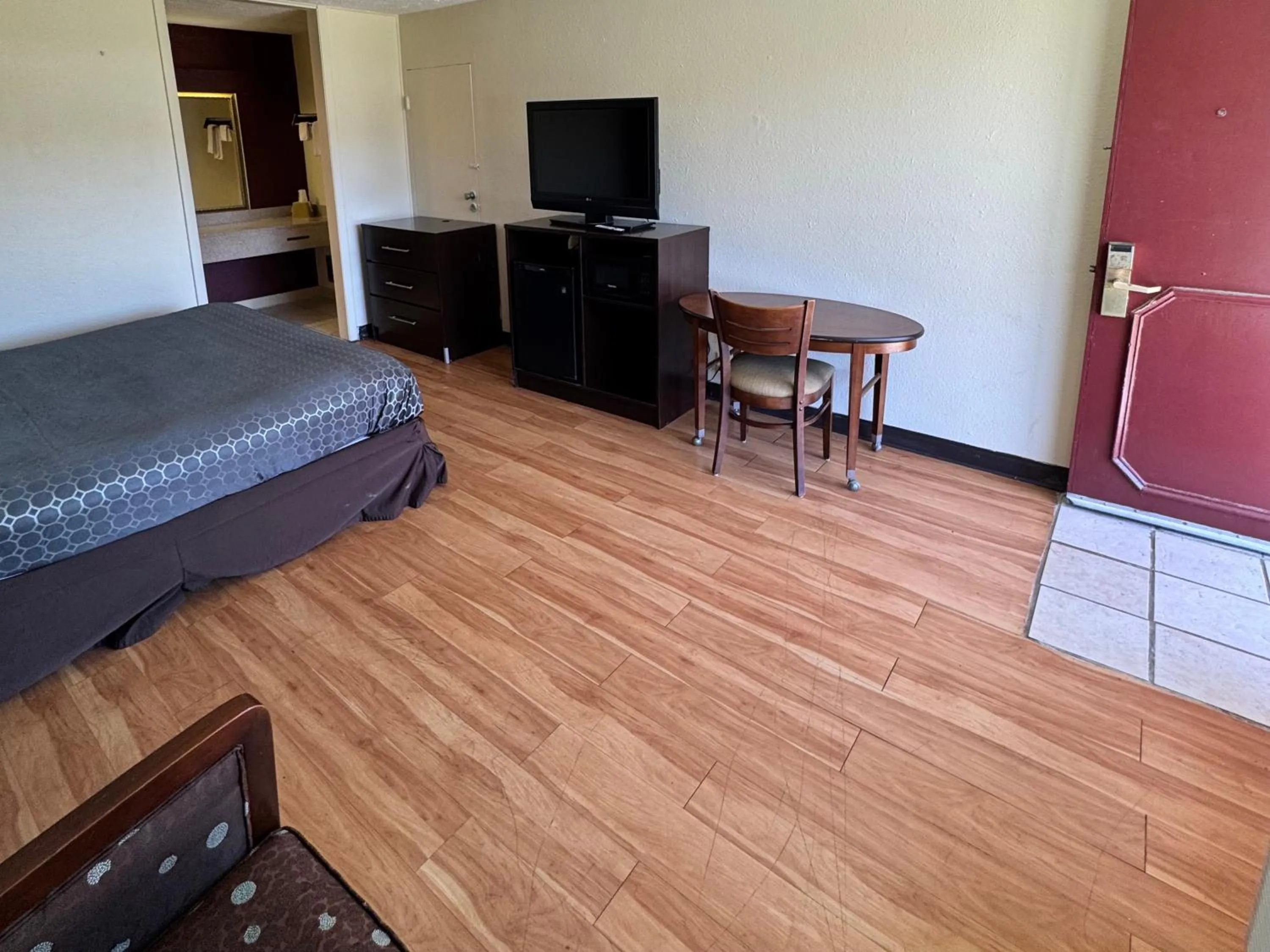 Bedroom in OYO Hotel Phenix City