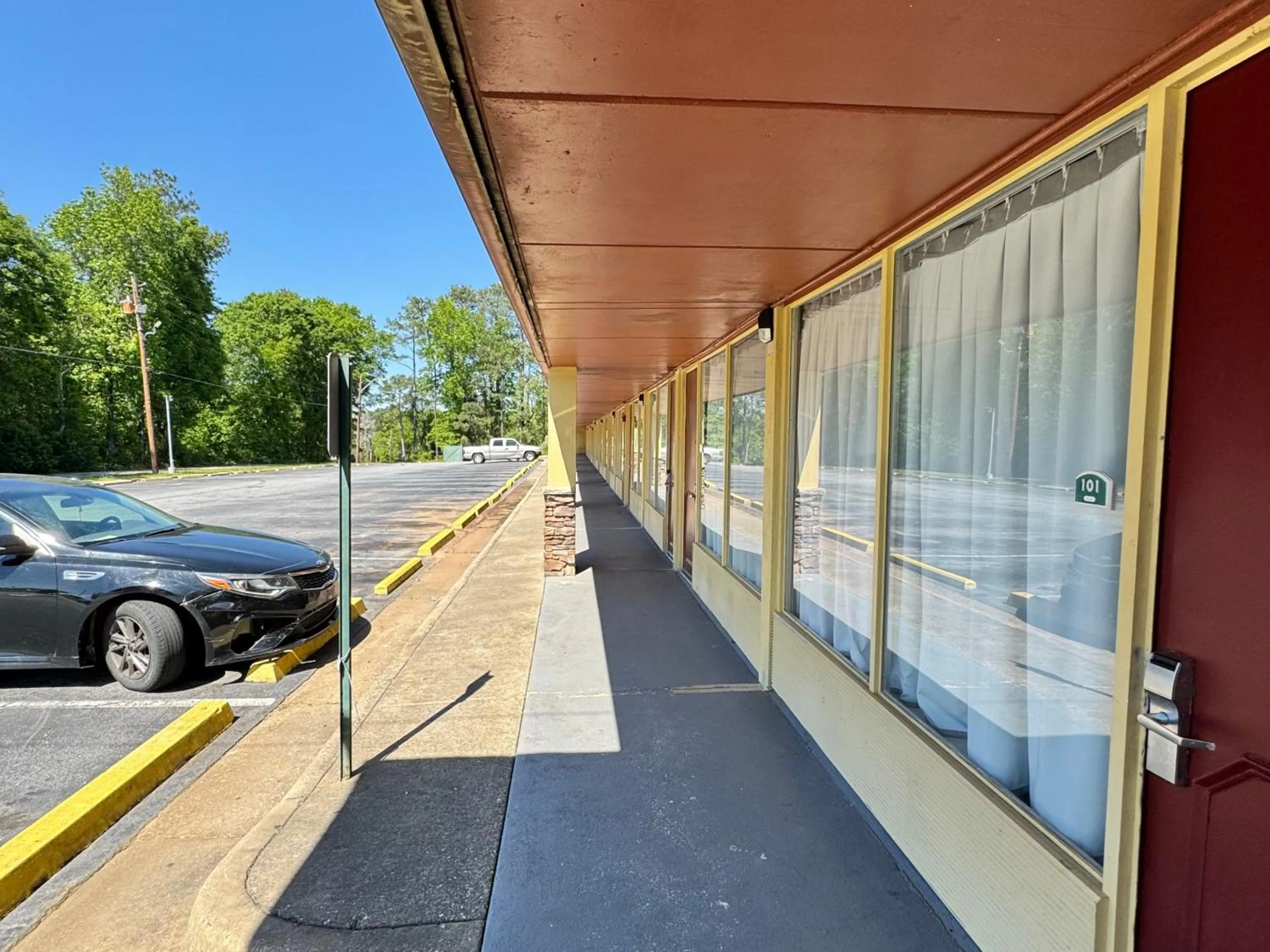 Parking in OYO Hotel Phenix City