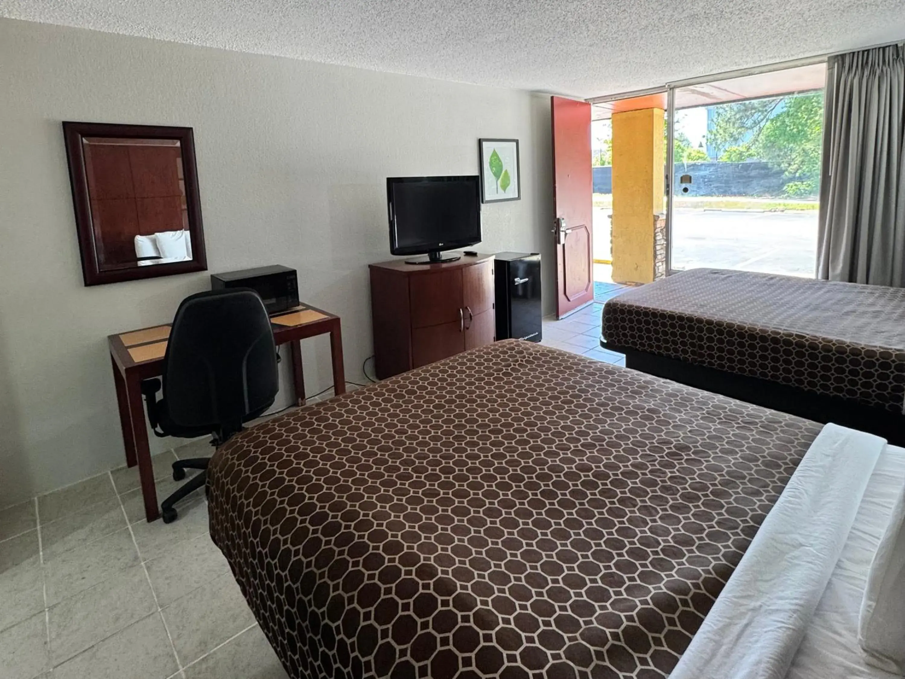 Deluxe 2 Queen Beds Smoking in OYO Hotel Phenix City Deluxe 2 Queen Beds Smoking in OYO Hotel Phenix City