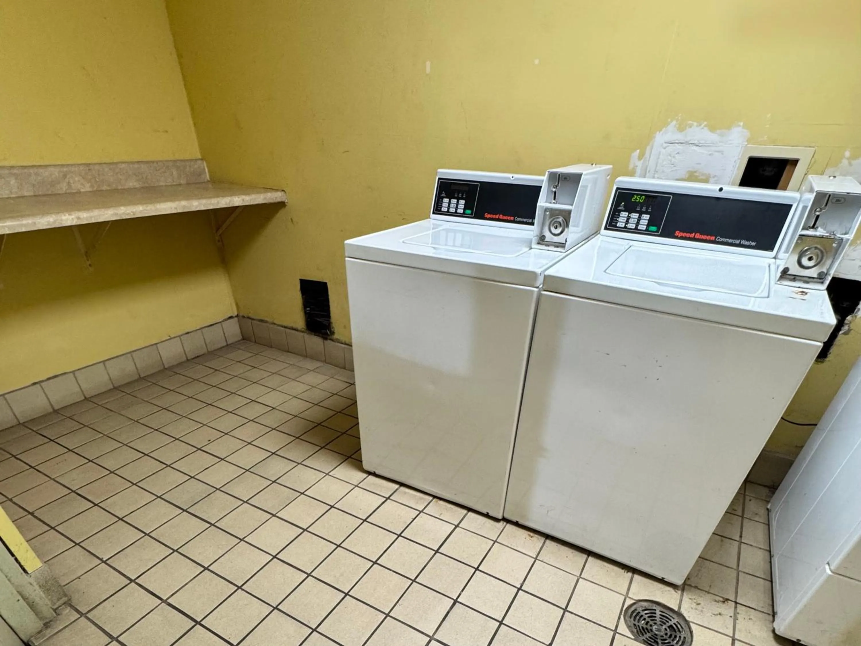 laundry in OYO Hotel Phenix City