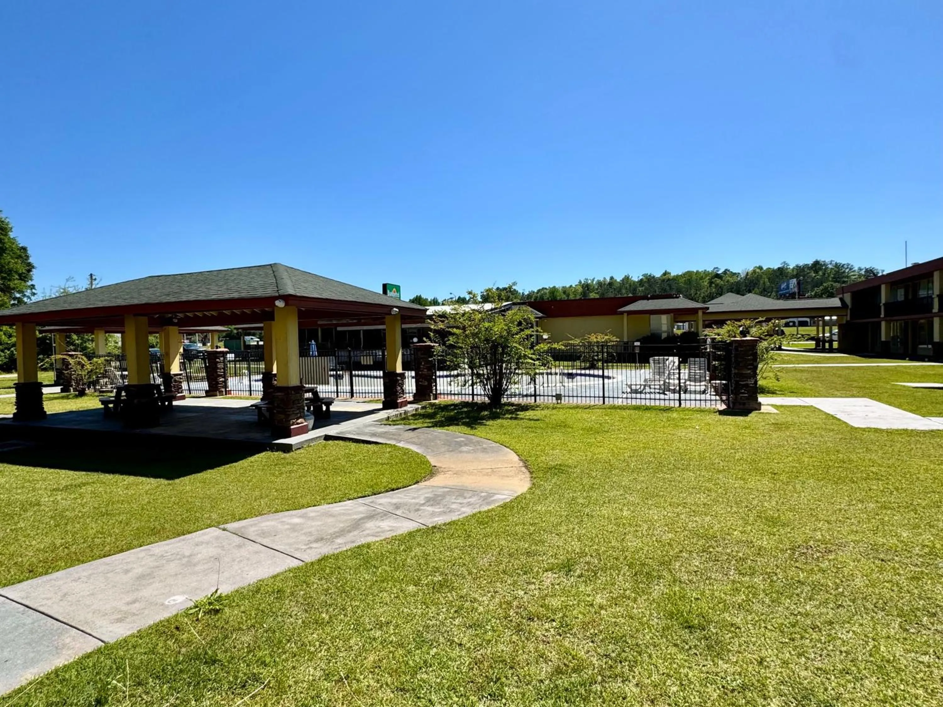 Area and facilities in OYO Hotel Phenix City