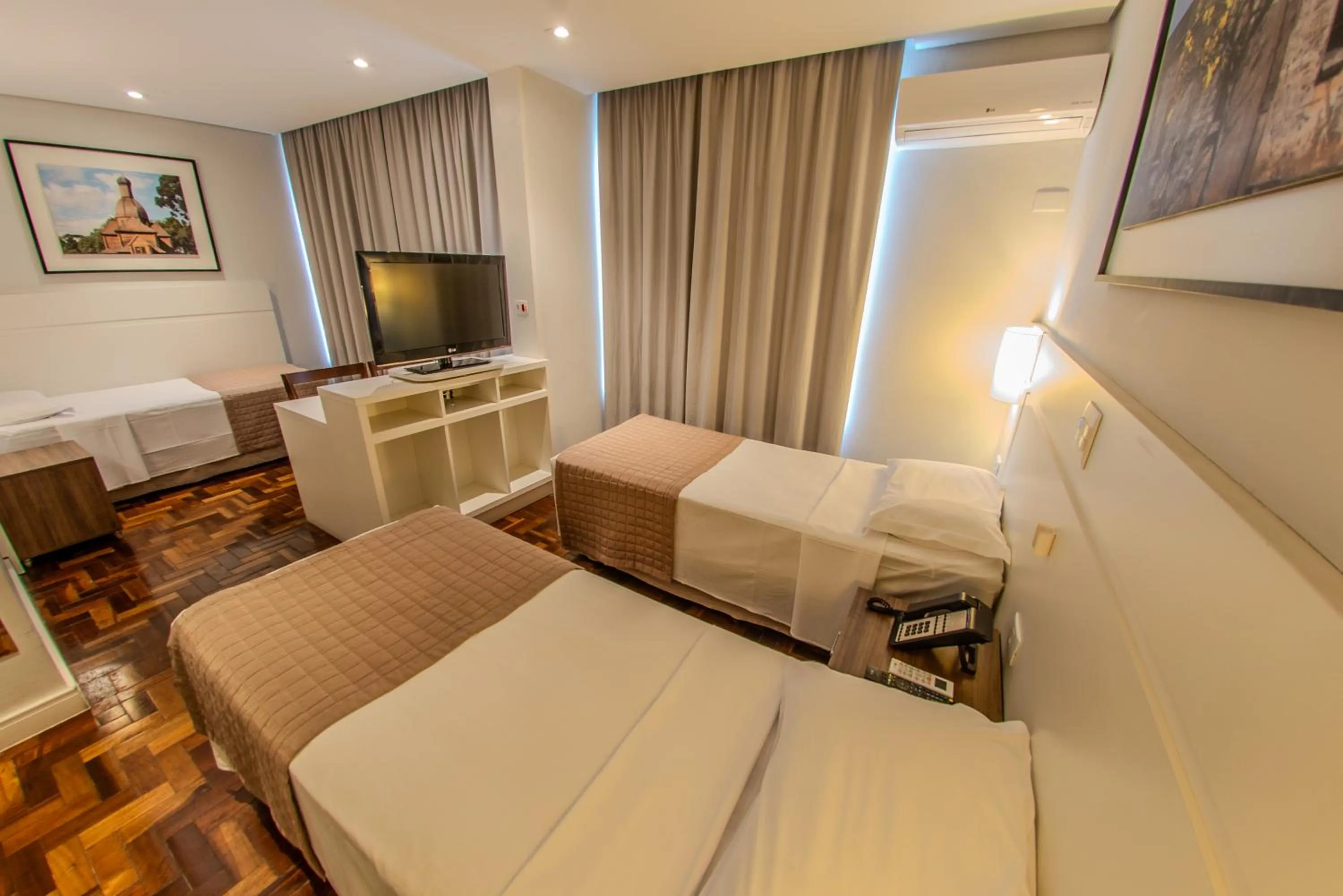 Photo of the whole room, Bed in Hotel Centro Europeu