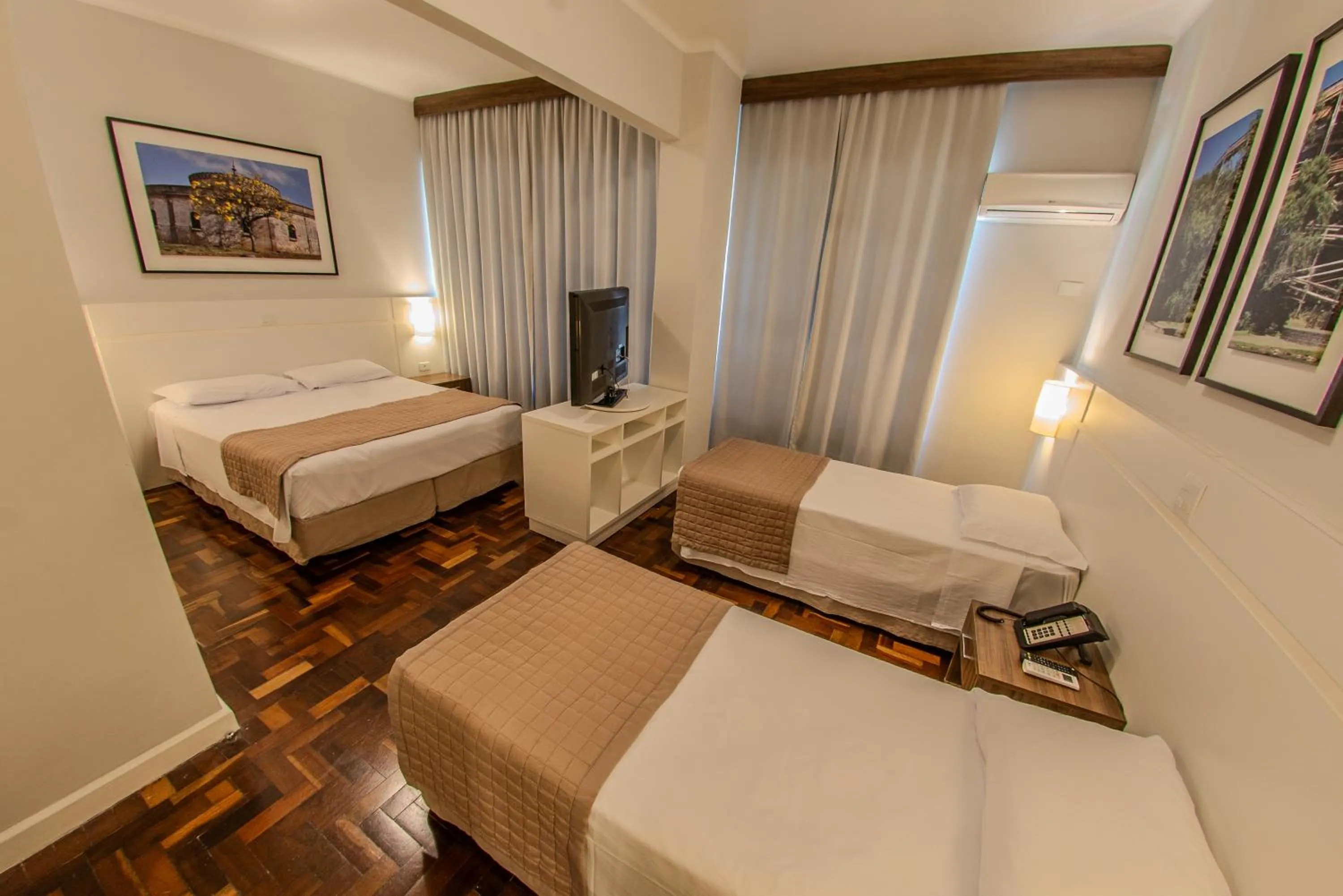 Photo of the whole room, Bed in Hotel Centro Europeu