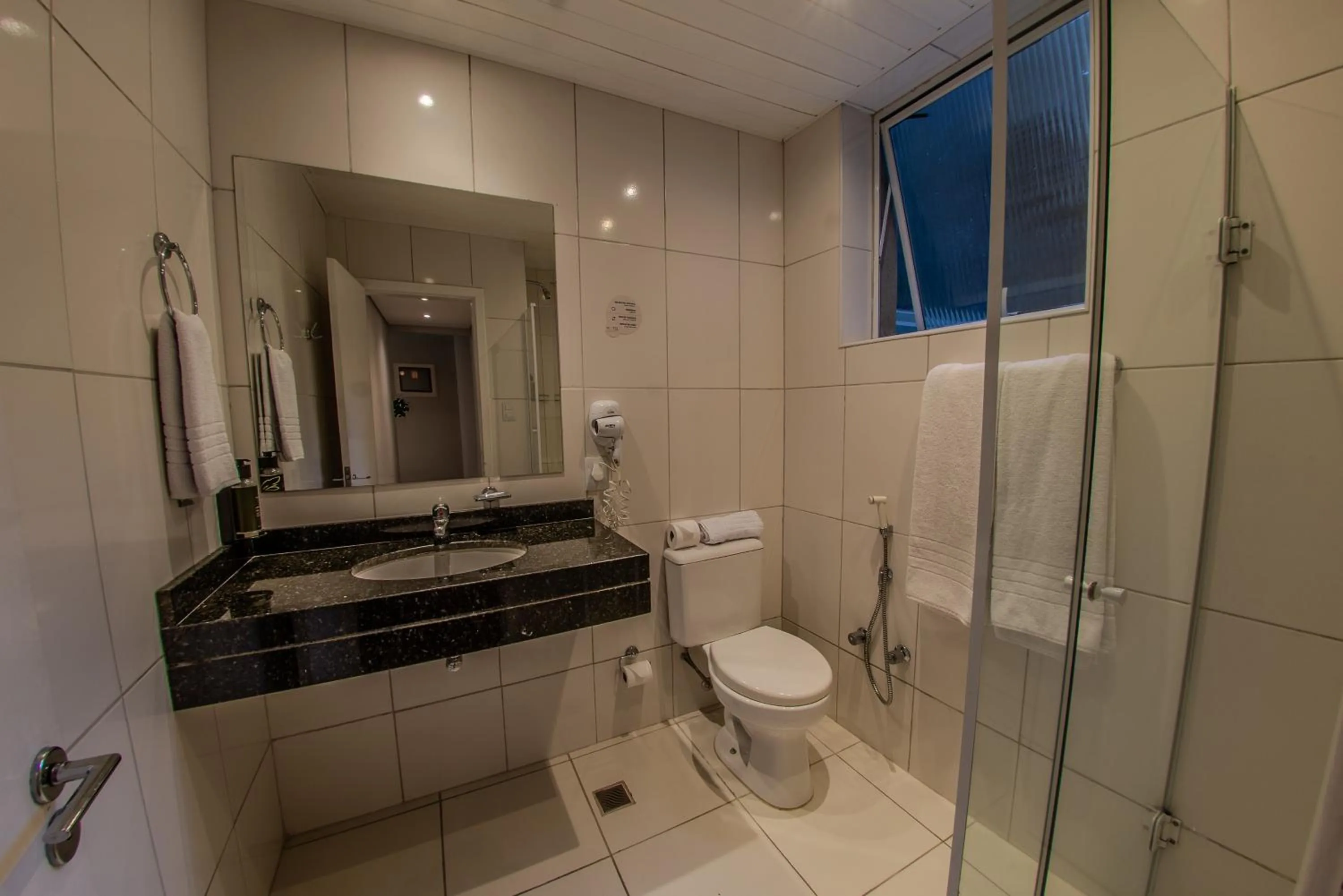 Bathroom in Hotel Centro Europeu