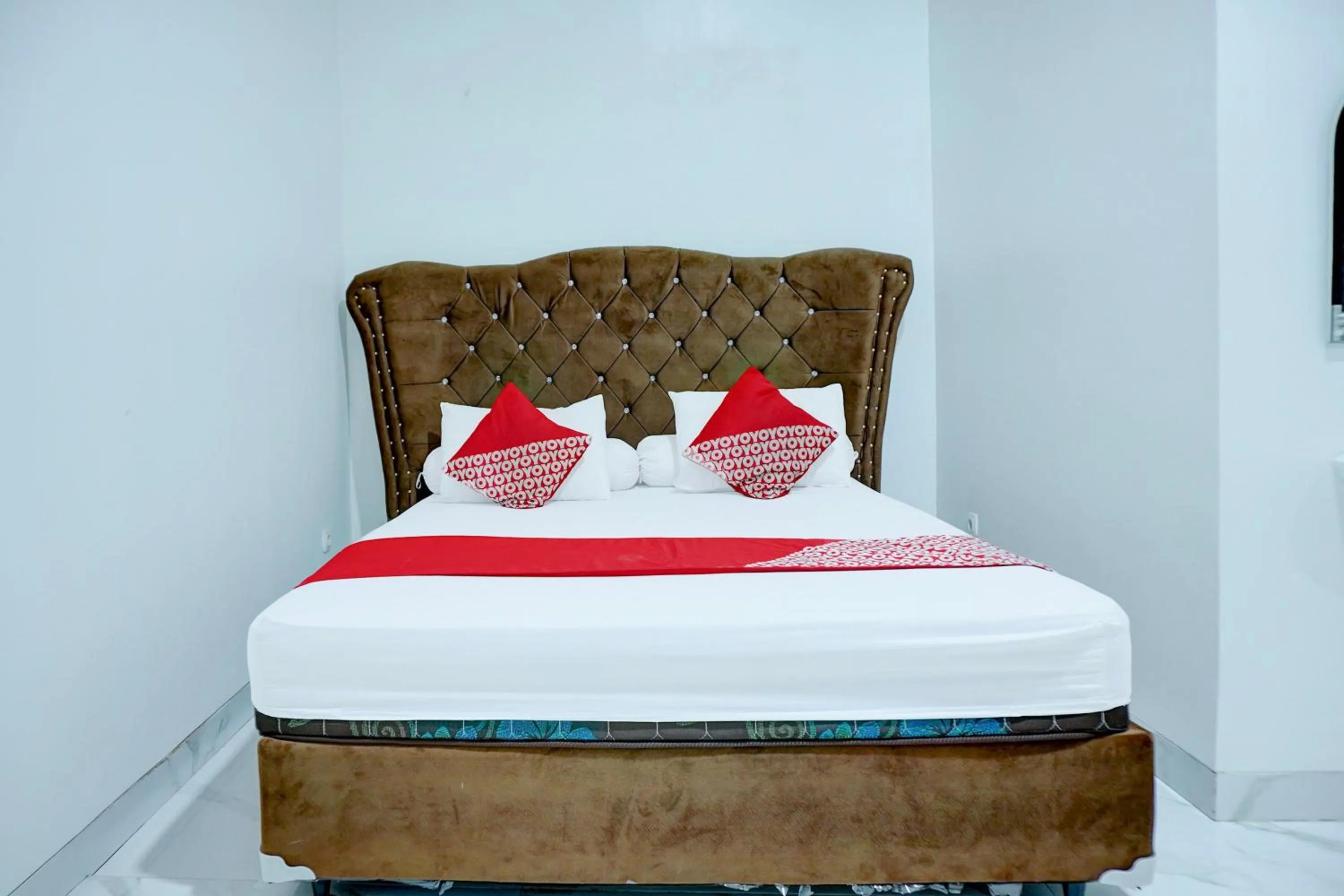 Bedroom, Bed in Hotel O Stasiun Cirebon Kejaksan Near Alun Alun Cirebon Formerly Family Homestay