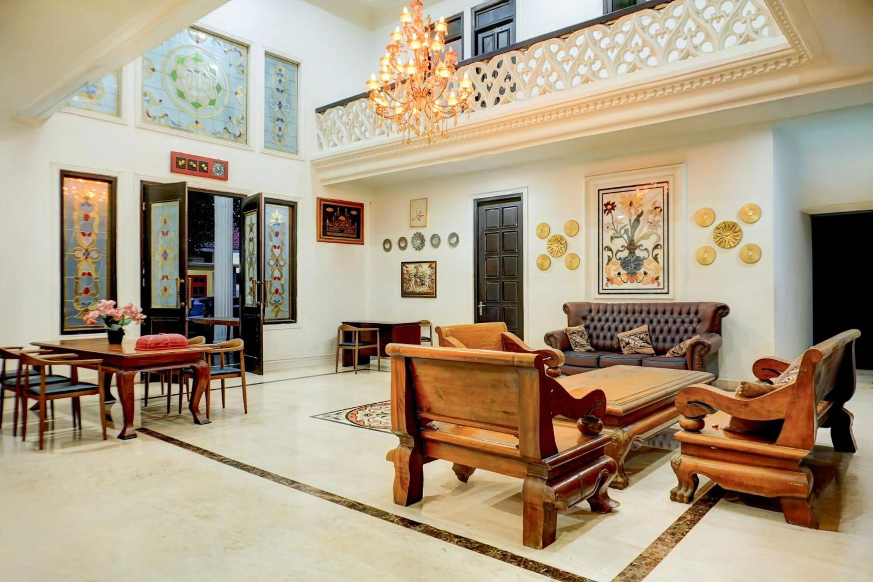 Lobby or reception in Hotel O Stasiun Cirebon Kejaksan Near Alun Alun Cirebon Formerly Family Homestay