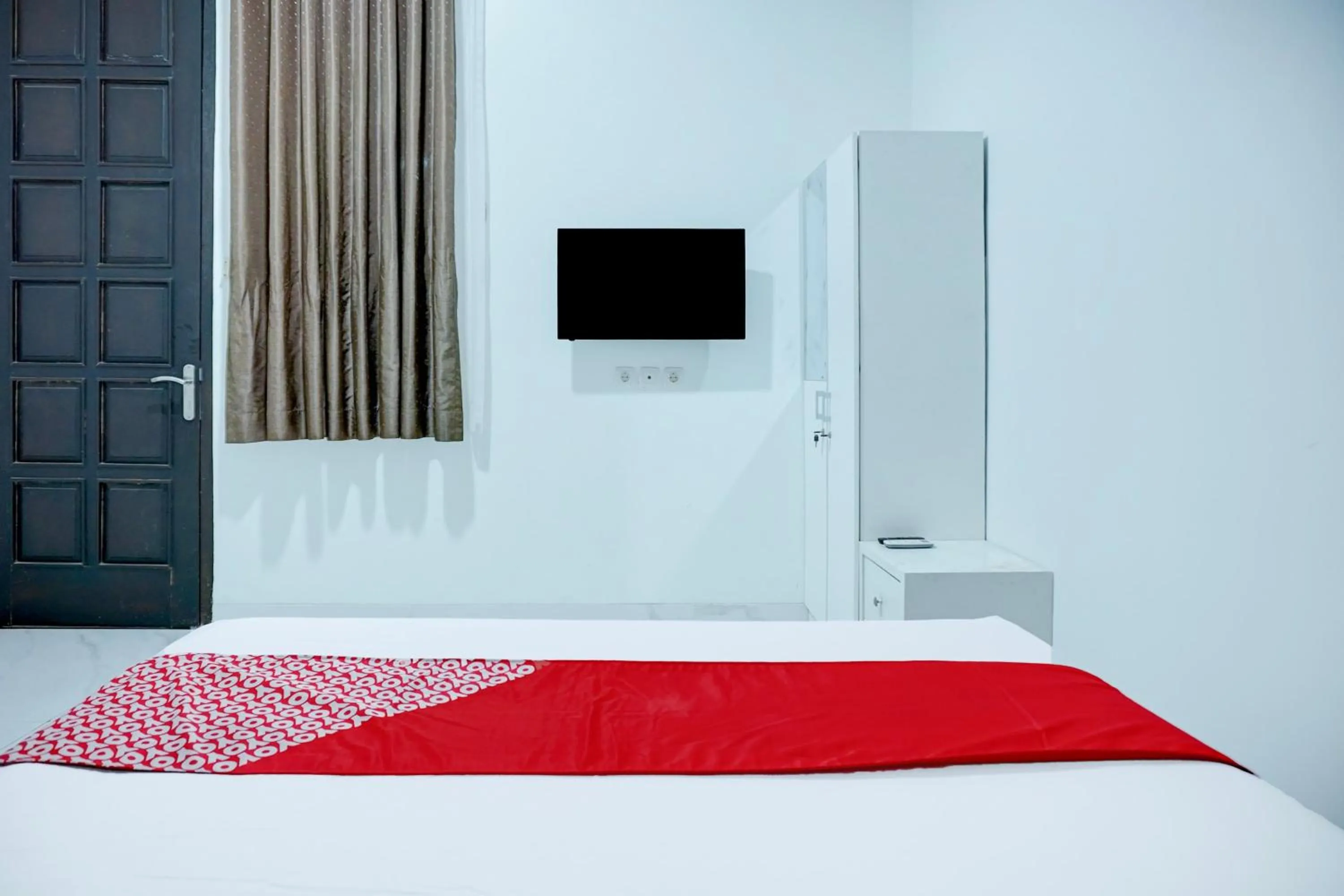 Bedroom, Bed in Hotel O Stasiun Cirebon Kejaksan Near Alun Alun Cirebon Formerly Family Homestay