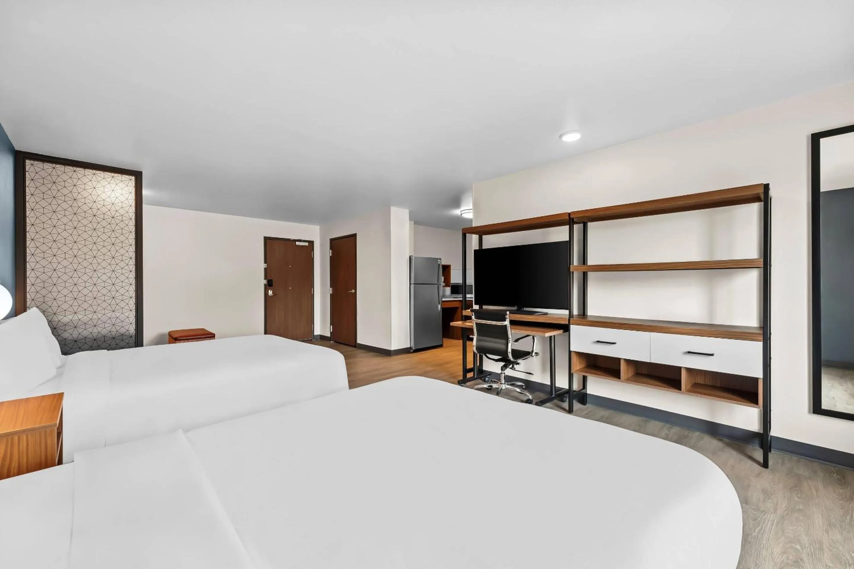 Queen Suite with Two Queen Beds and Roll-In Shower - Disability Access/Non Smoking in Everhome Suites Brownsville
