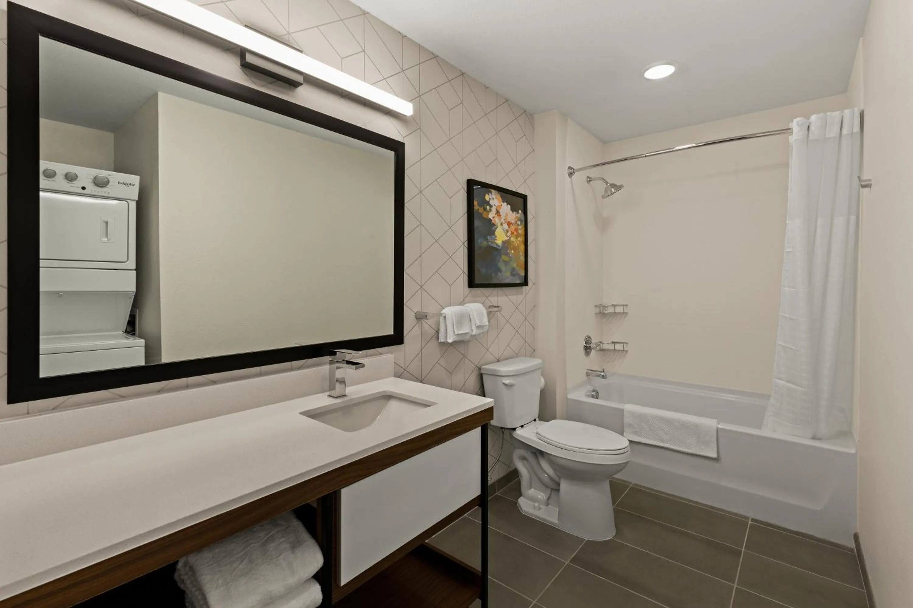 King Suite Nonsmoking in Everhome Suites Brownsville