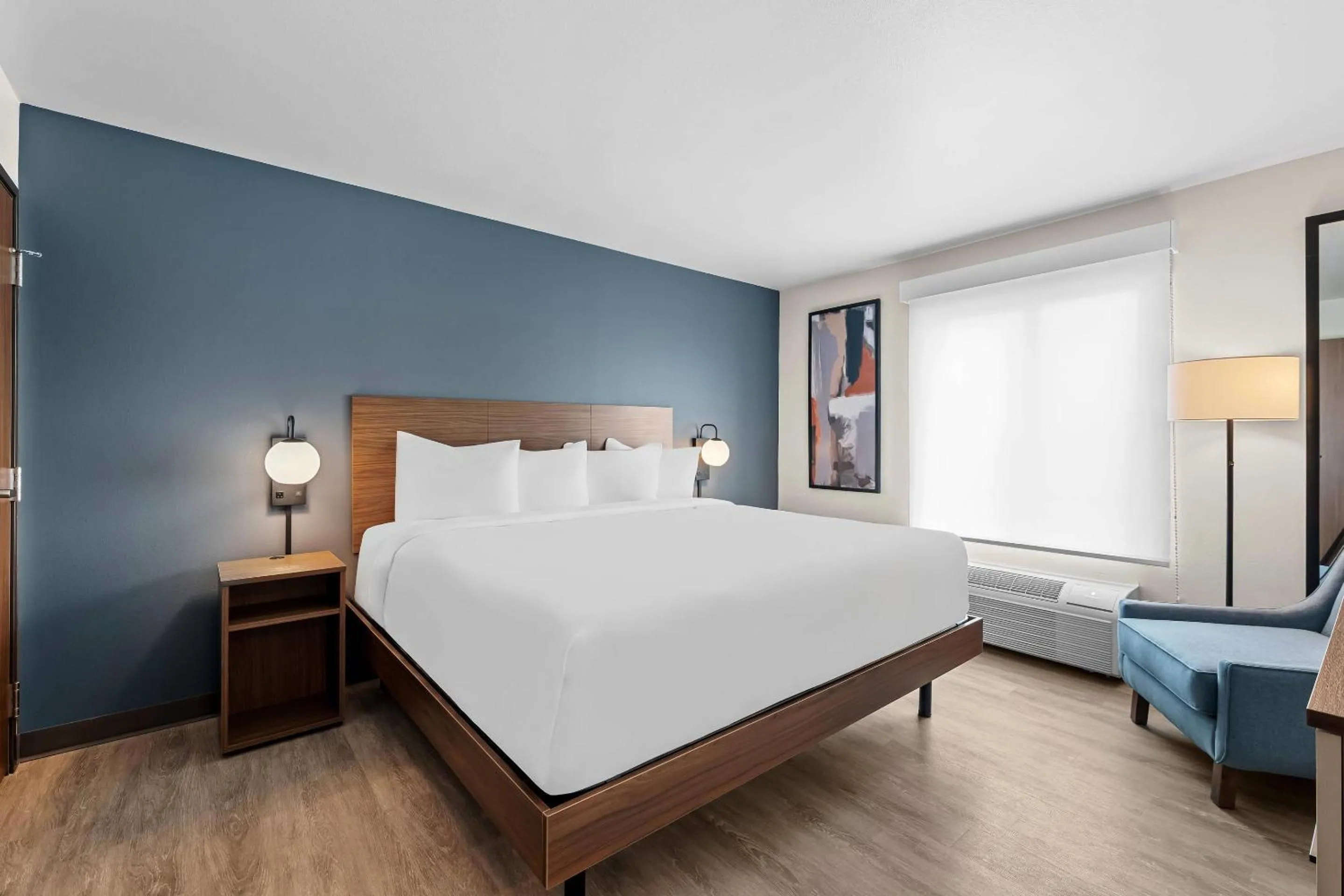 King Suite with Sofa - Disability Access/Non Smoking in Everhome Suites Brownsville