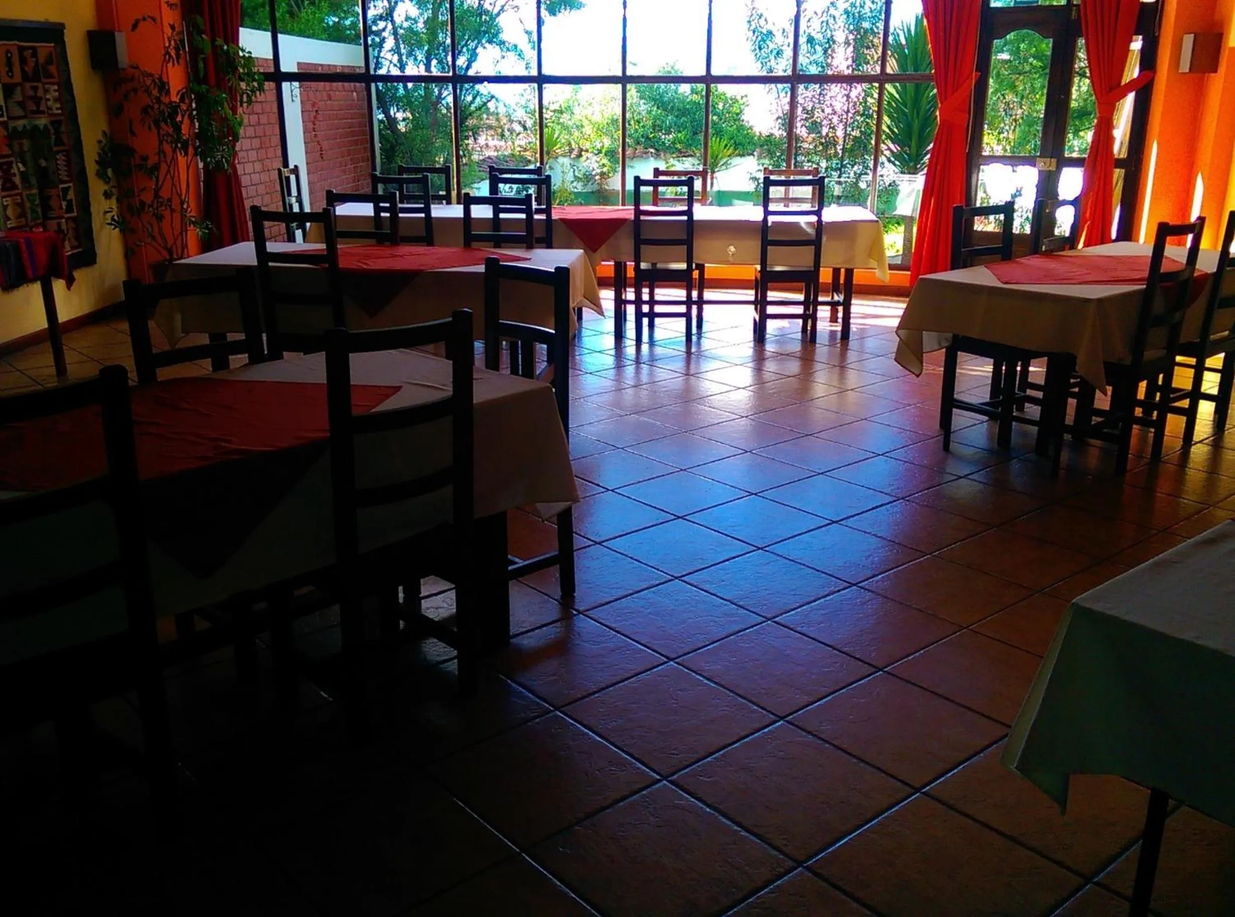 Restaurant/places to eat in Hotel Santa Cruz
