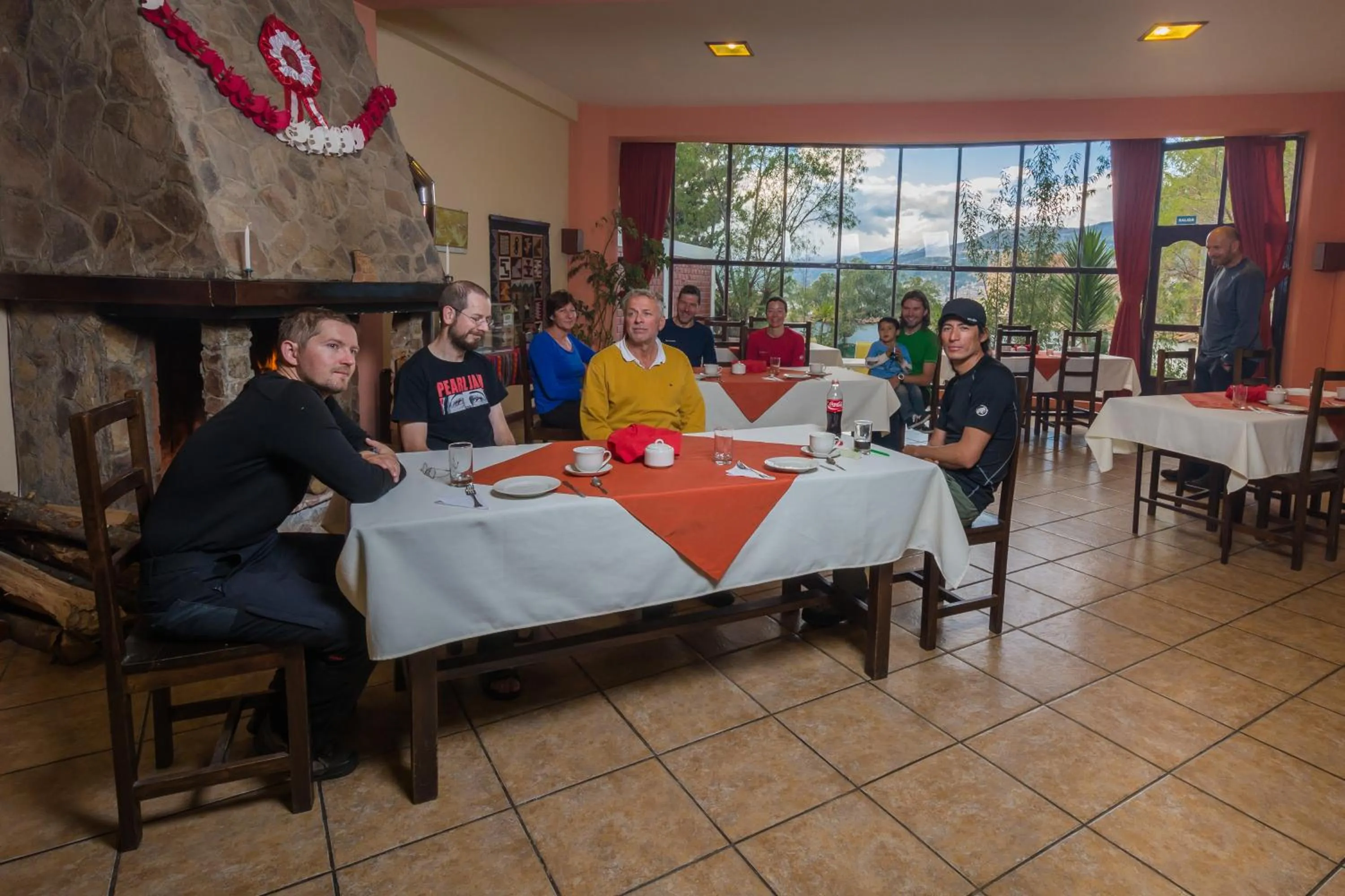 Restaurant/places to eat in Hotel Santa Cruz