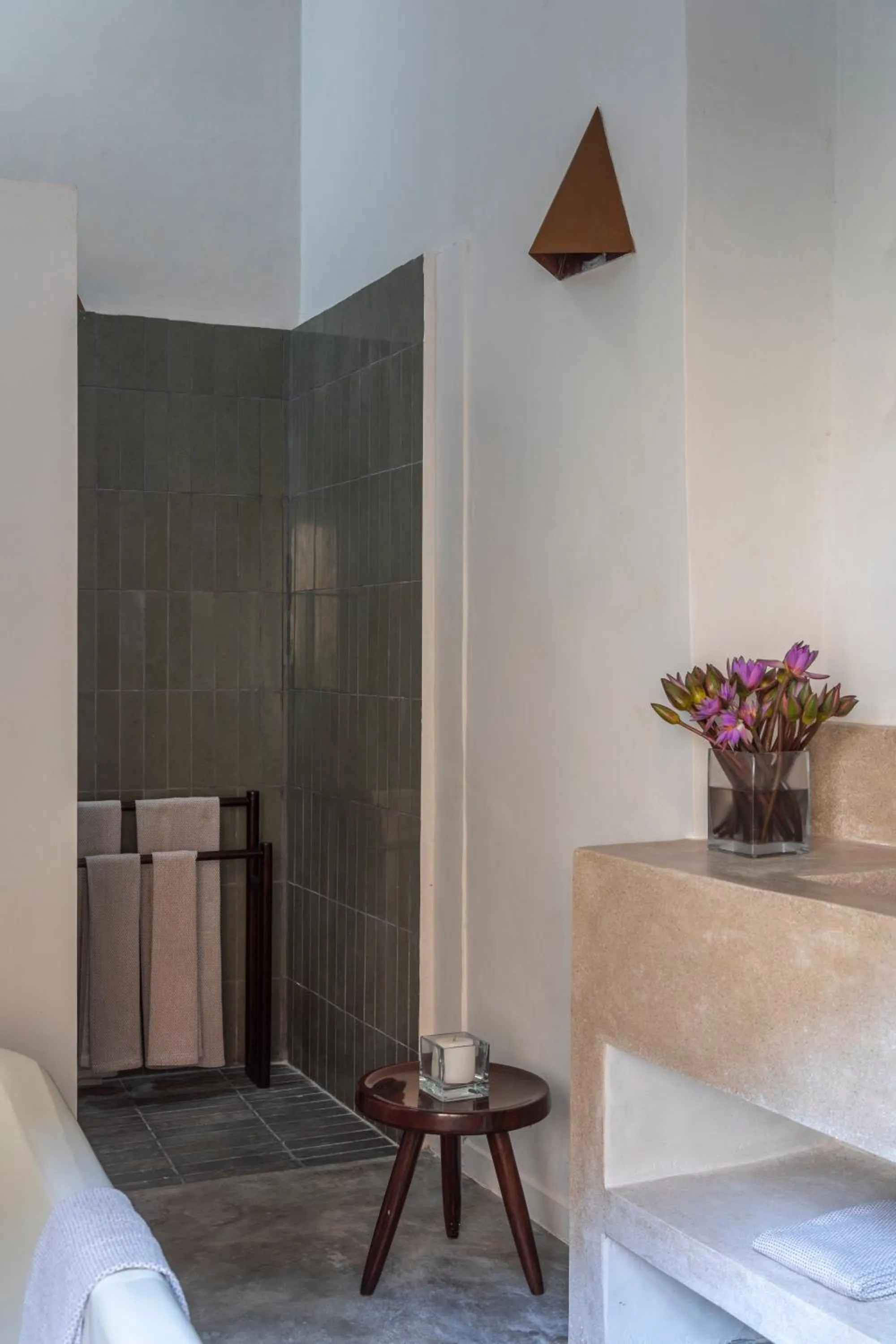 Bathroom, Bed in The Fort Printers