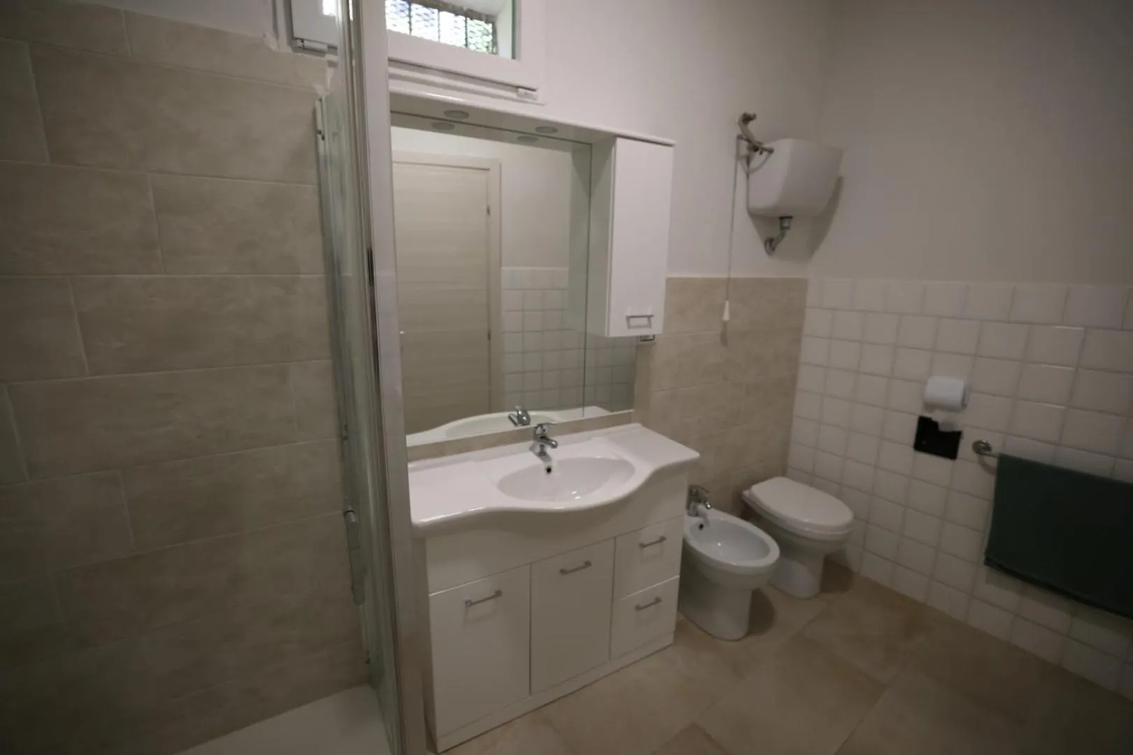 Toilet in Hostel Bosmi Bed&Language Liguria