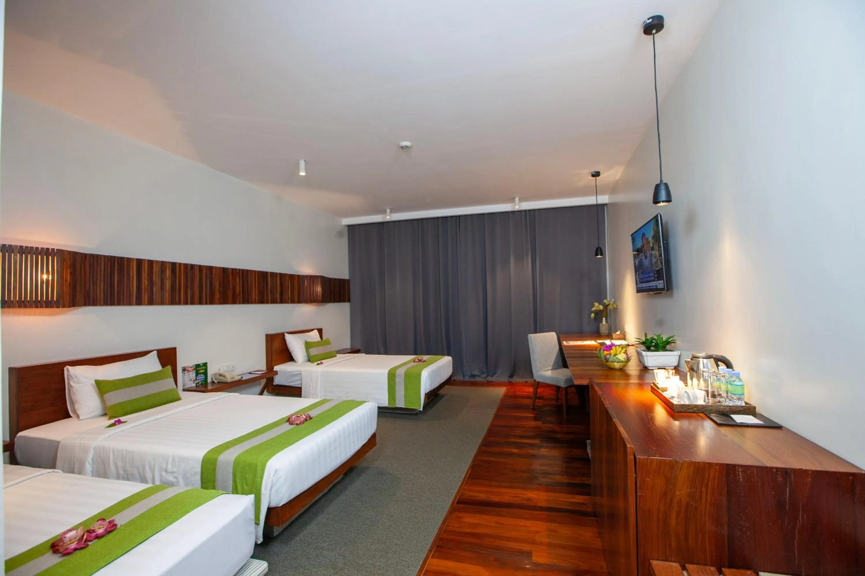 Bed in Somadevi Residence