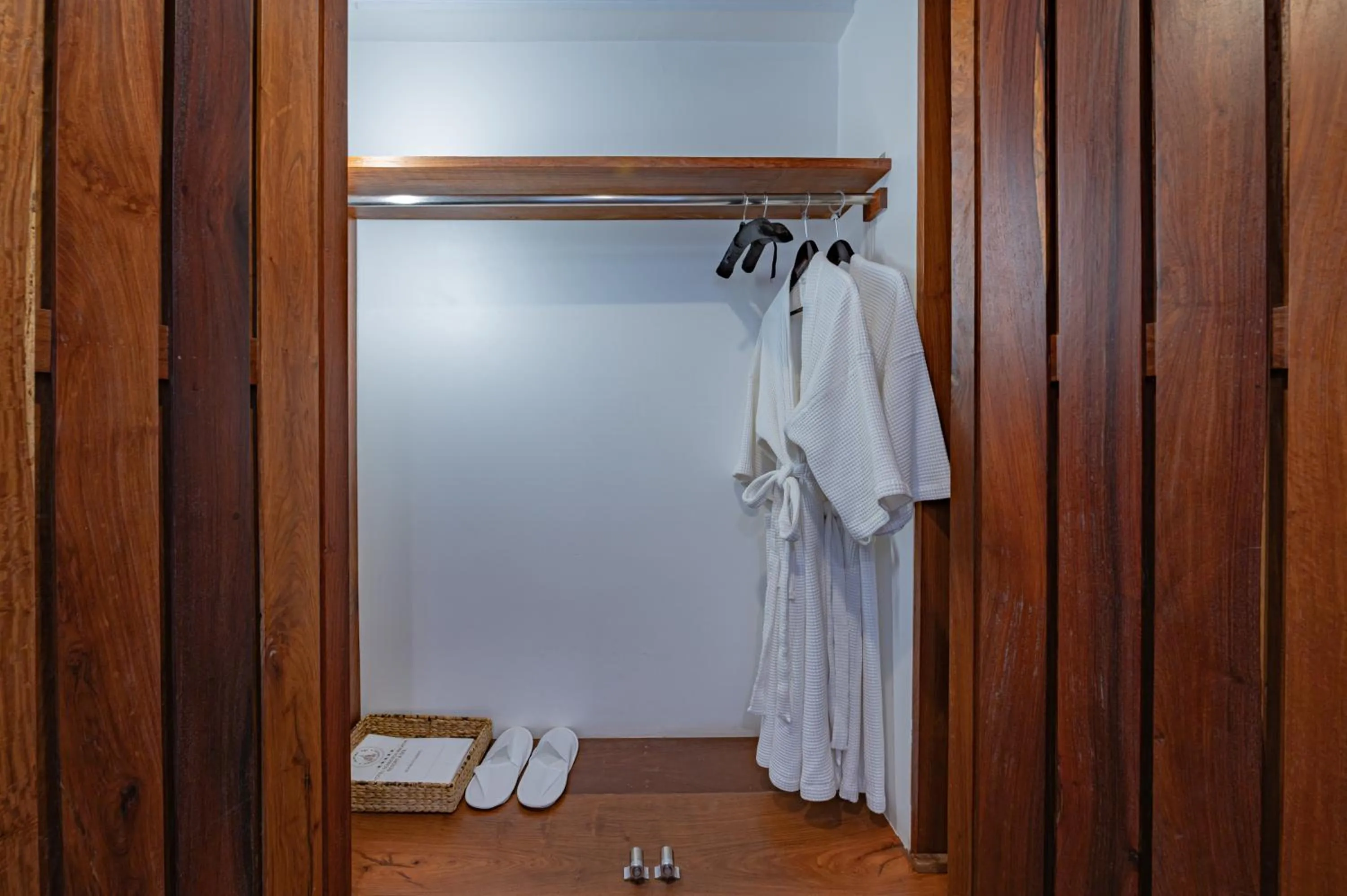 wardrobe in Somadevi Residence