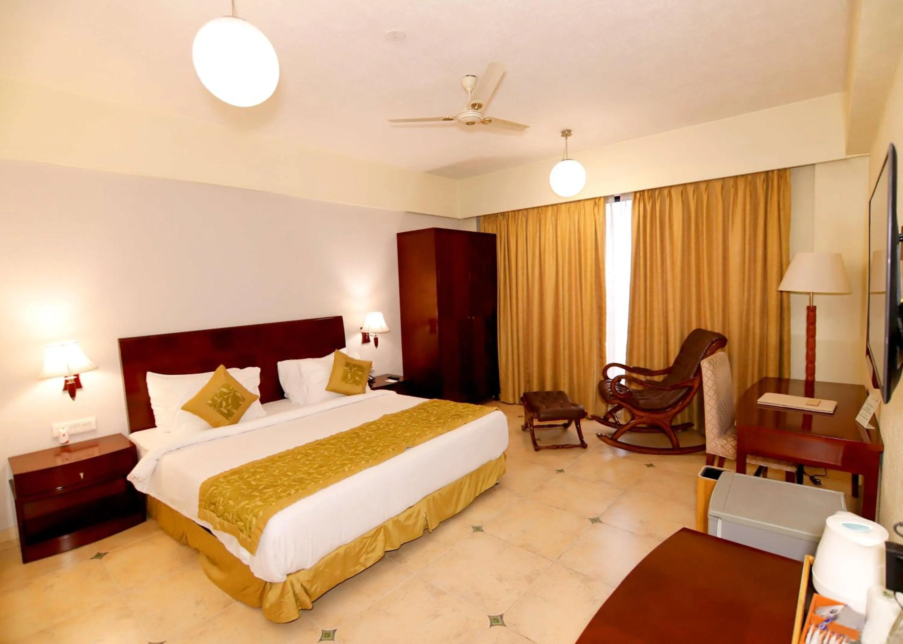 Photo of the whole room, Bed in The White Hotel Katra, a member of Radisson Individuals