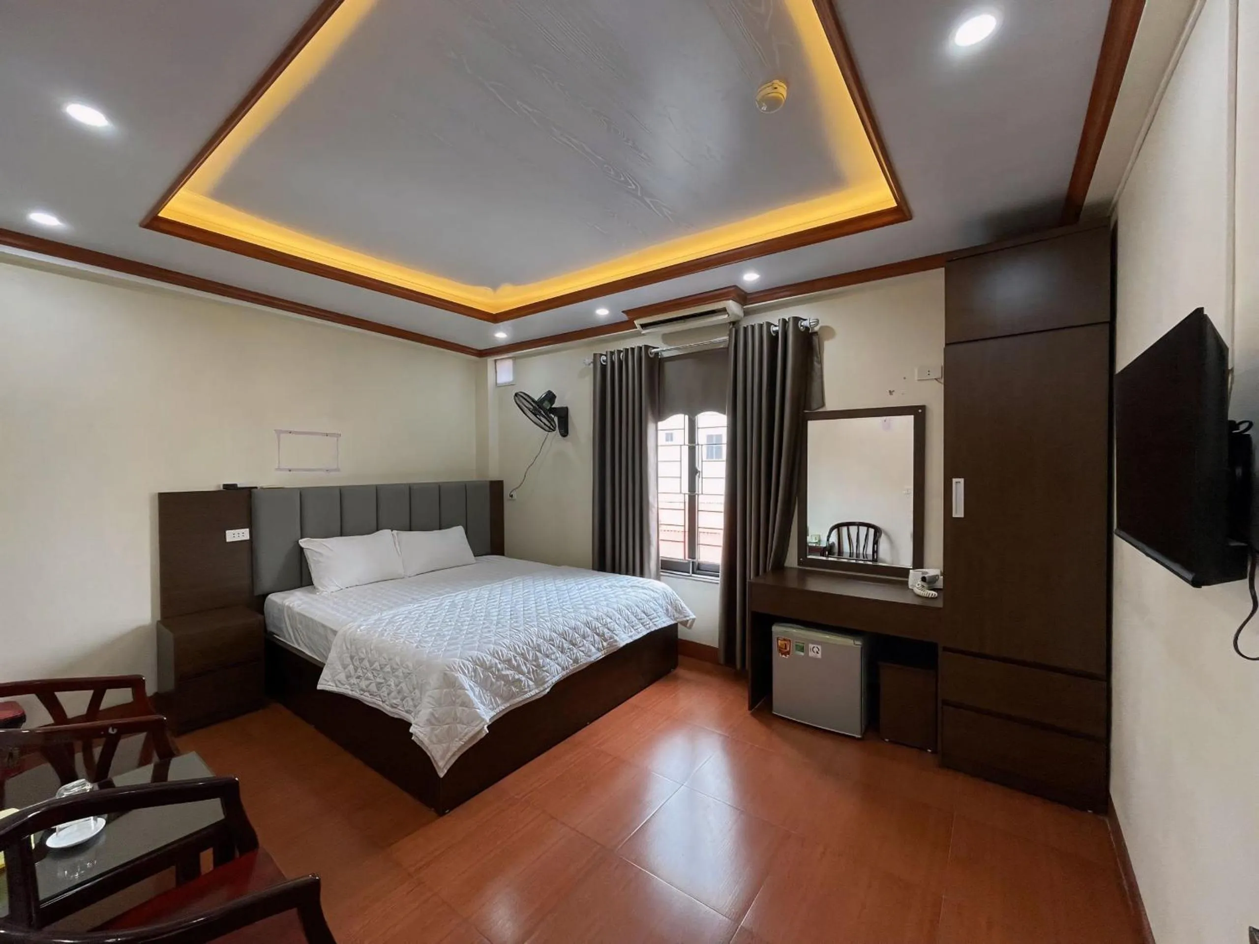 Photo of the whole room, Bed in Noi Bai Airport Hotel