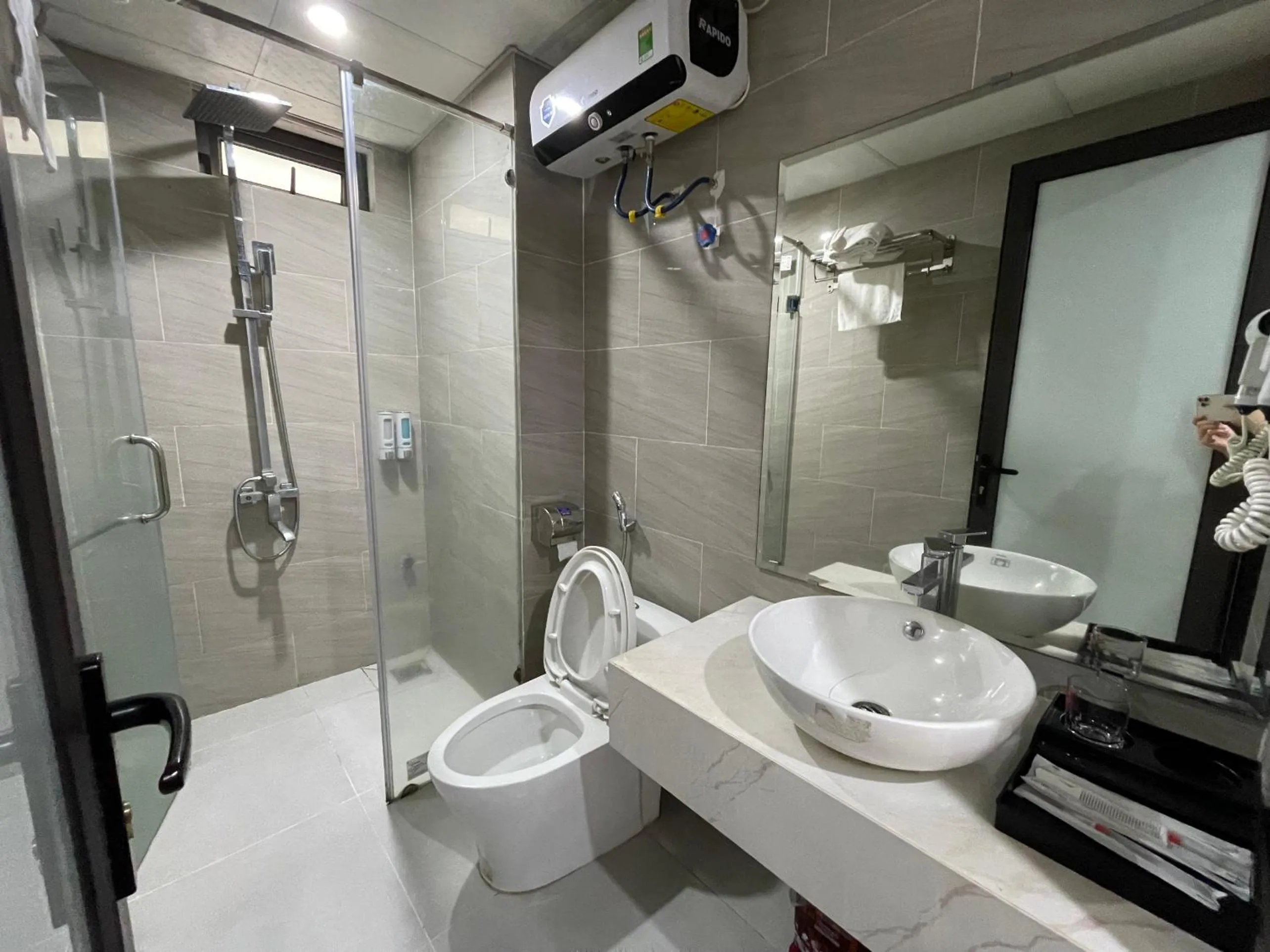 Shower in Noi Bai Airport Hotel