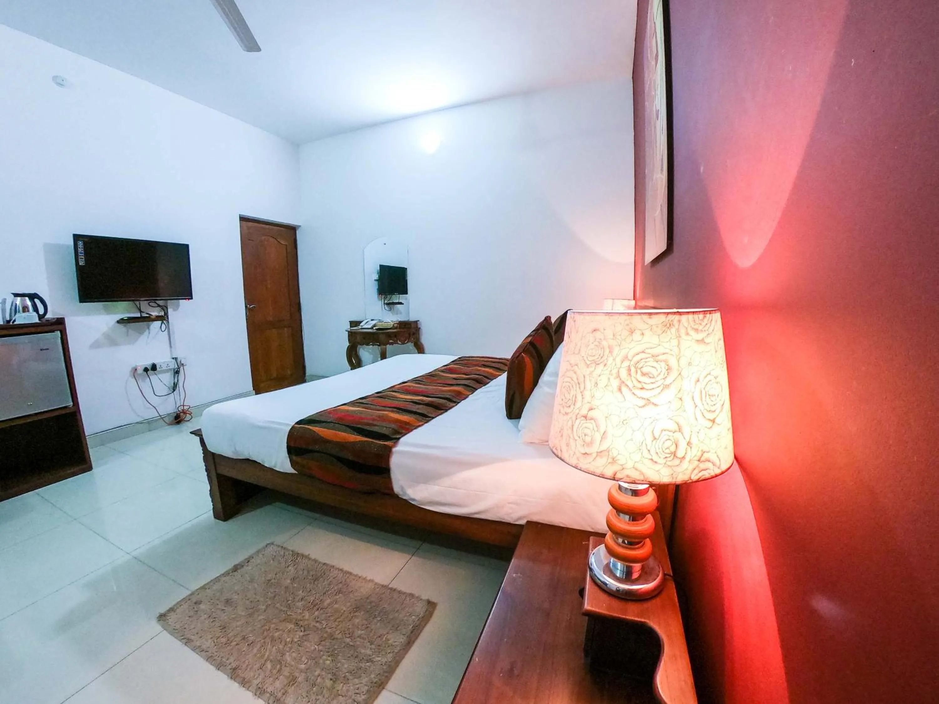 Superior King Room in Romance Hills Hotel