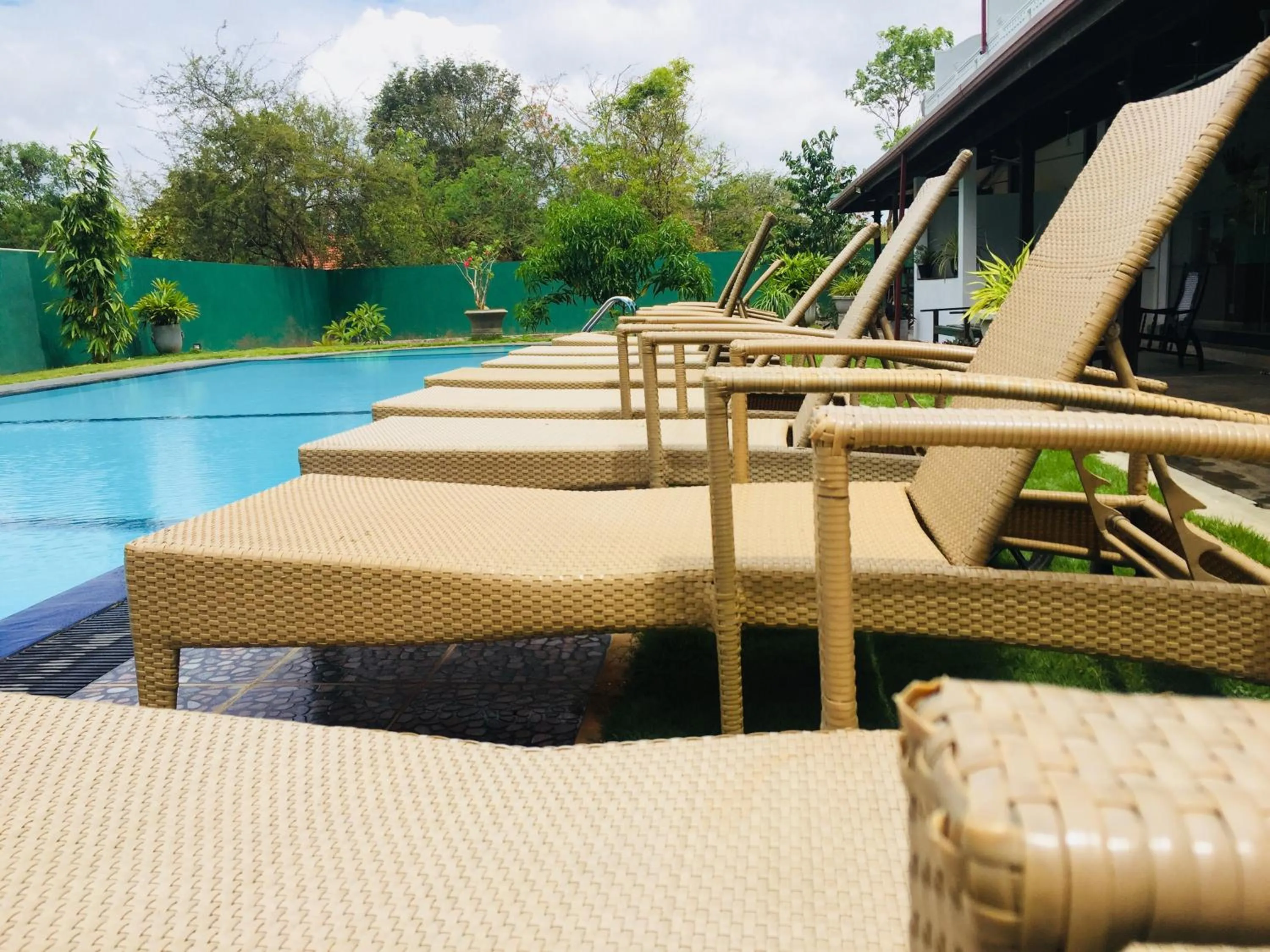 Swimming pool in Saman Resort Yala