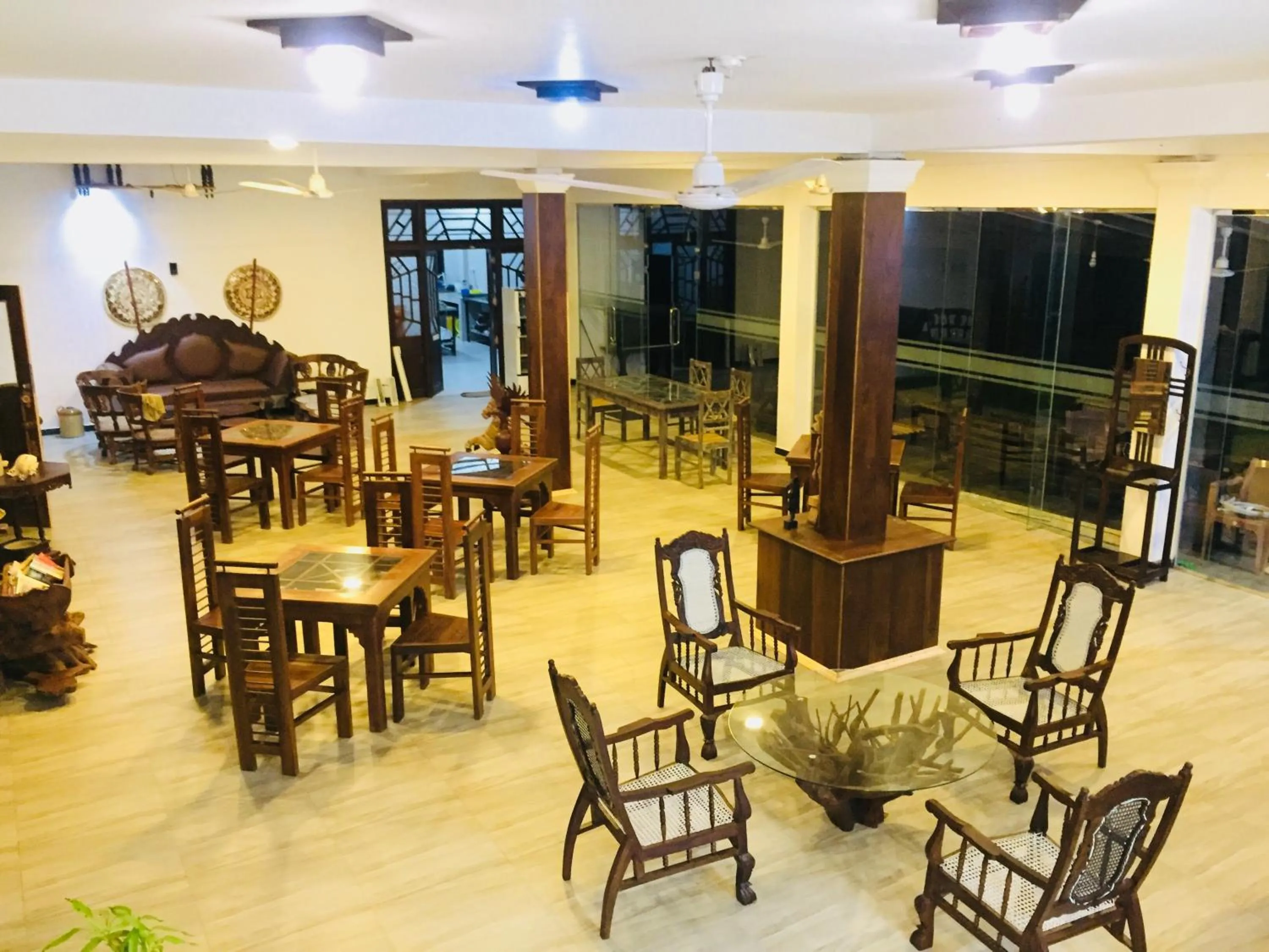 Restaurant/places to eat in Saman Resort Yala