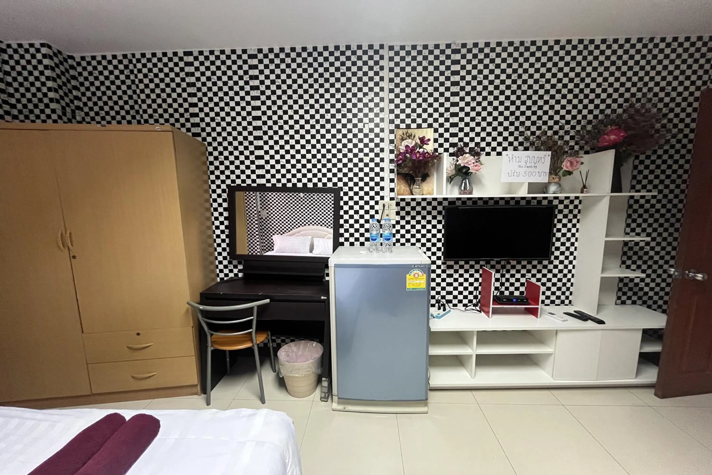 Communal lounge/ TV room, Bed in Green Place 107