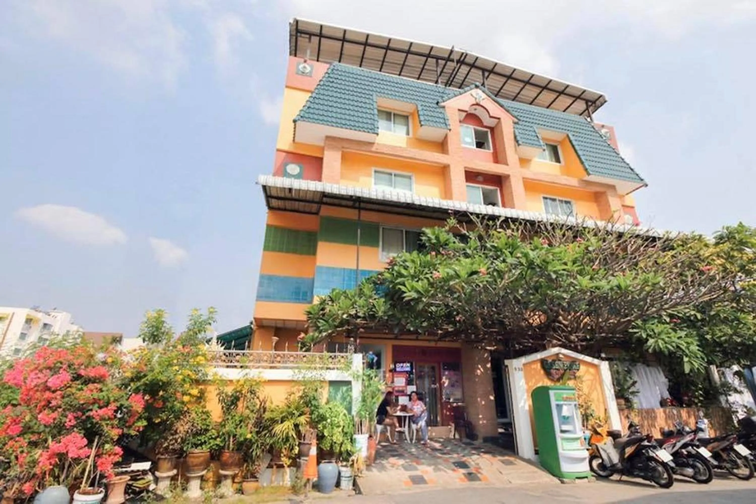 Property building in Green Place 107