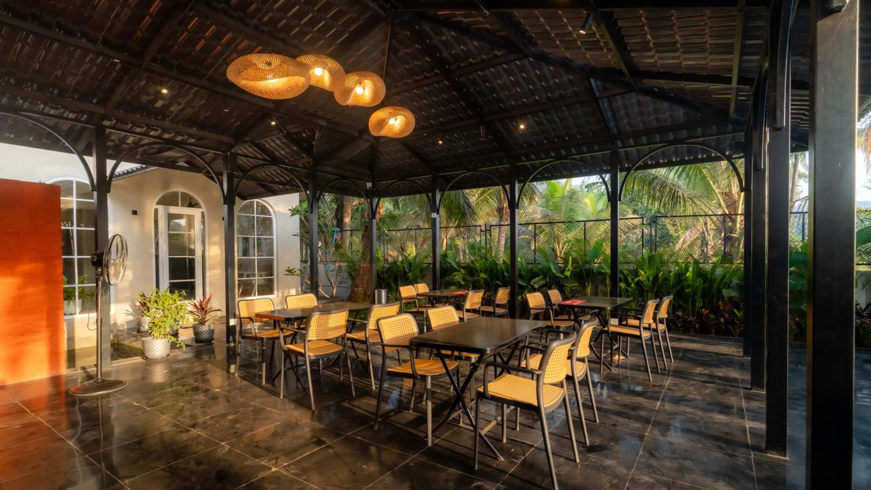 Restaurant/places to eat in Kssemya