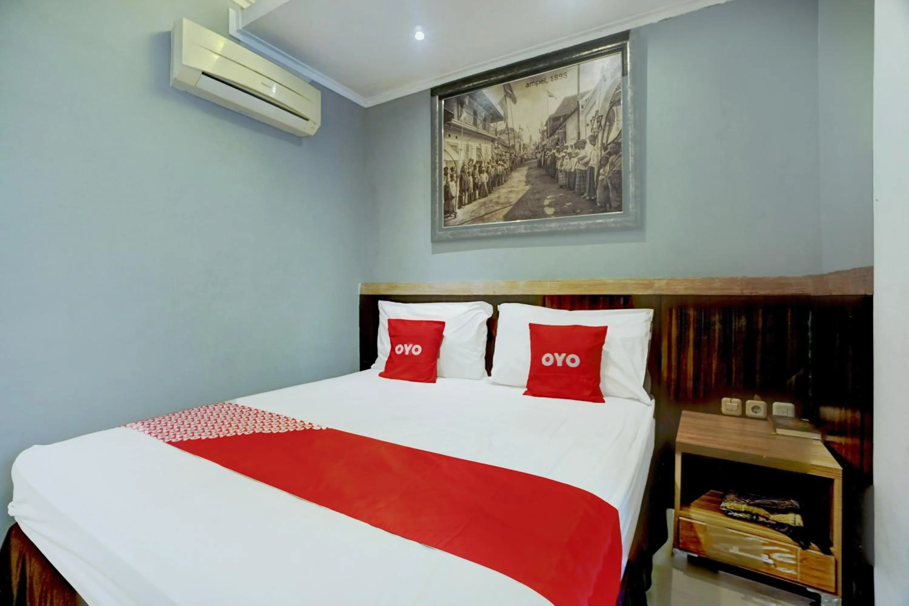 Bedroom, Bed in Hotel O Chinatown Near Ampel Formerly Hotel Novera