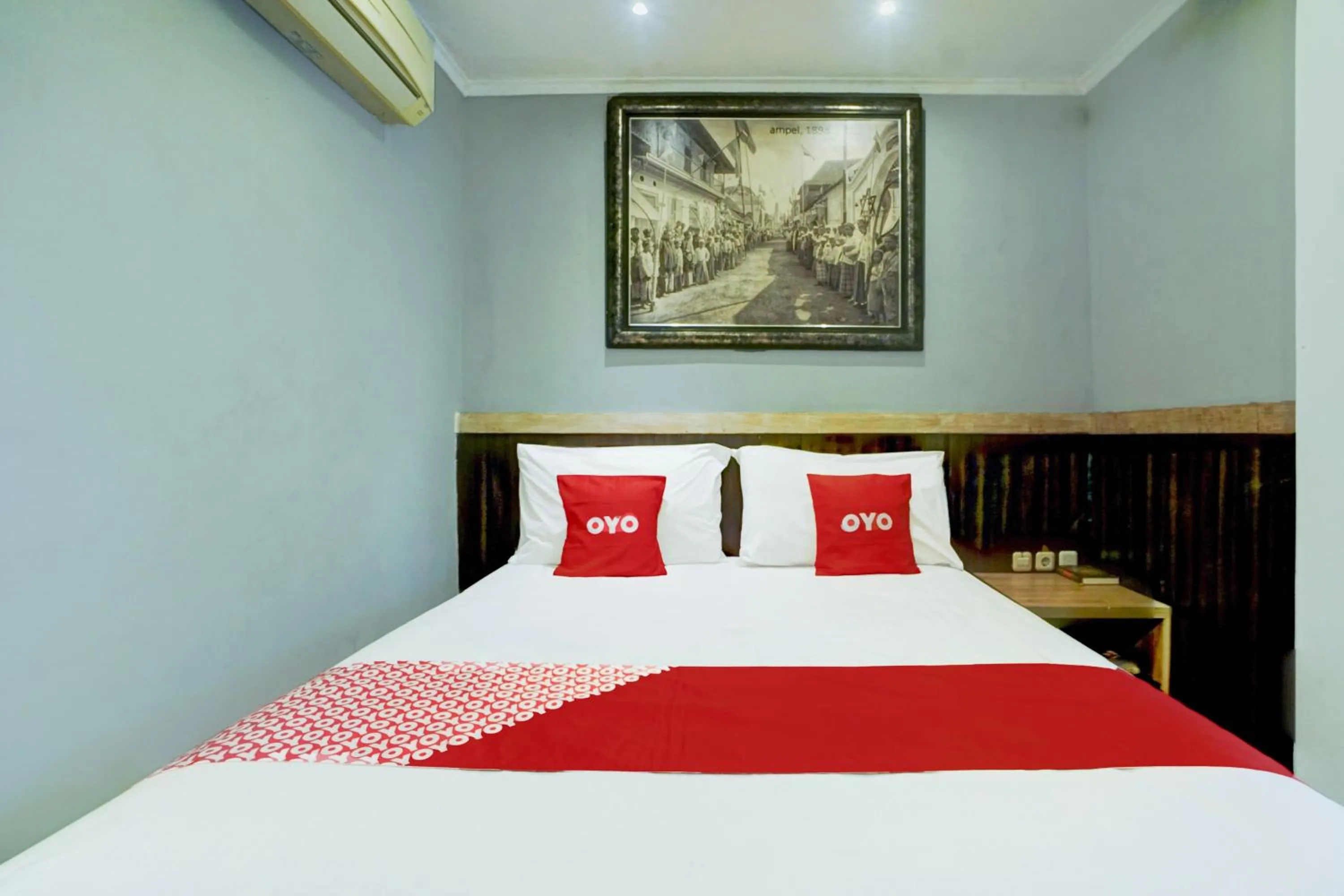 Bedroom, Bed in Hotel O Chinatown Near Ampel Formerly Hotel Novera