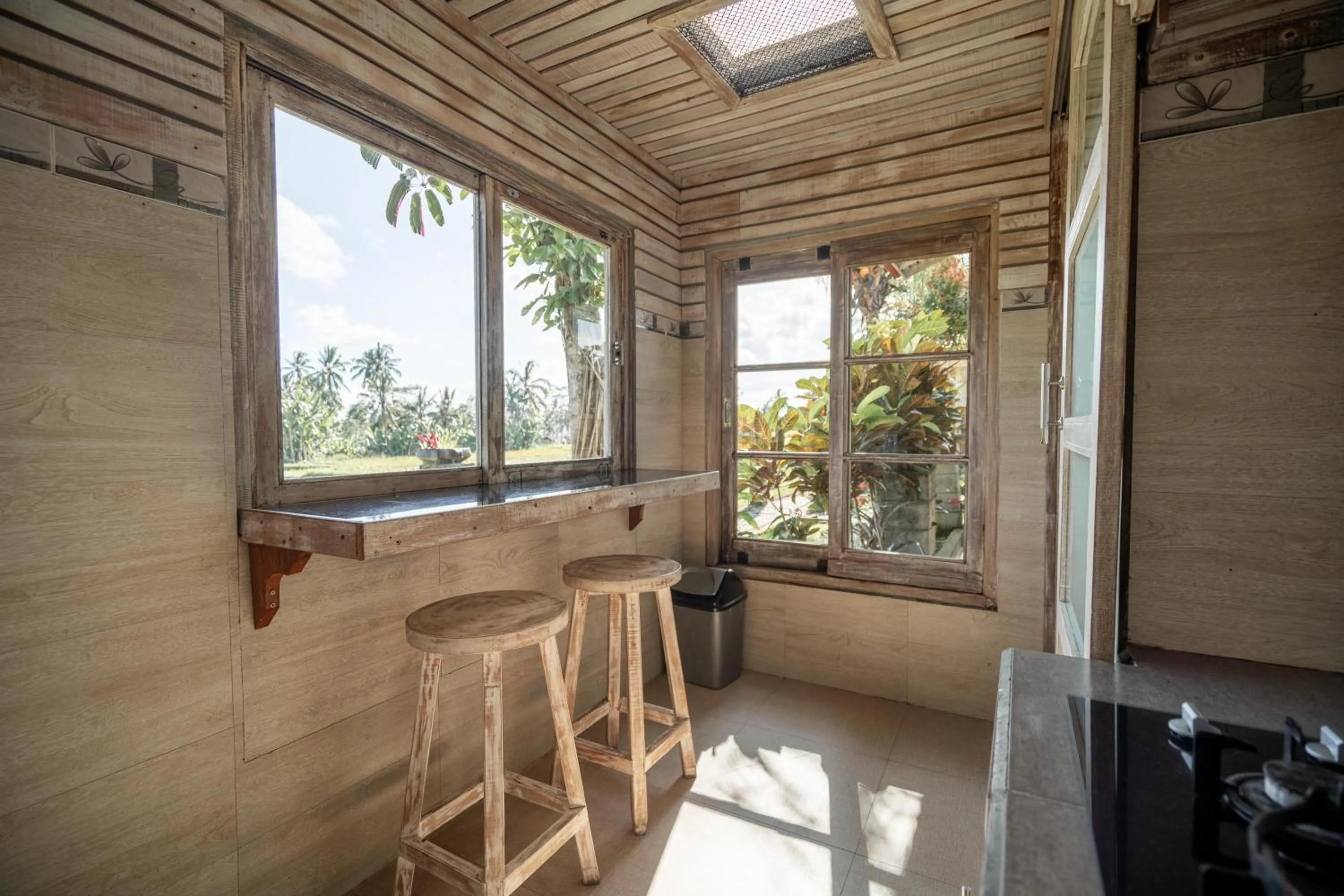 Kitchen or kitchenette in Uma Caming Villa Ubud