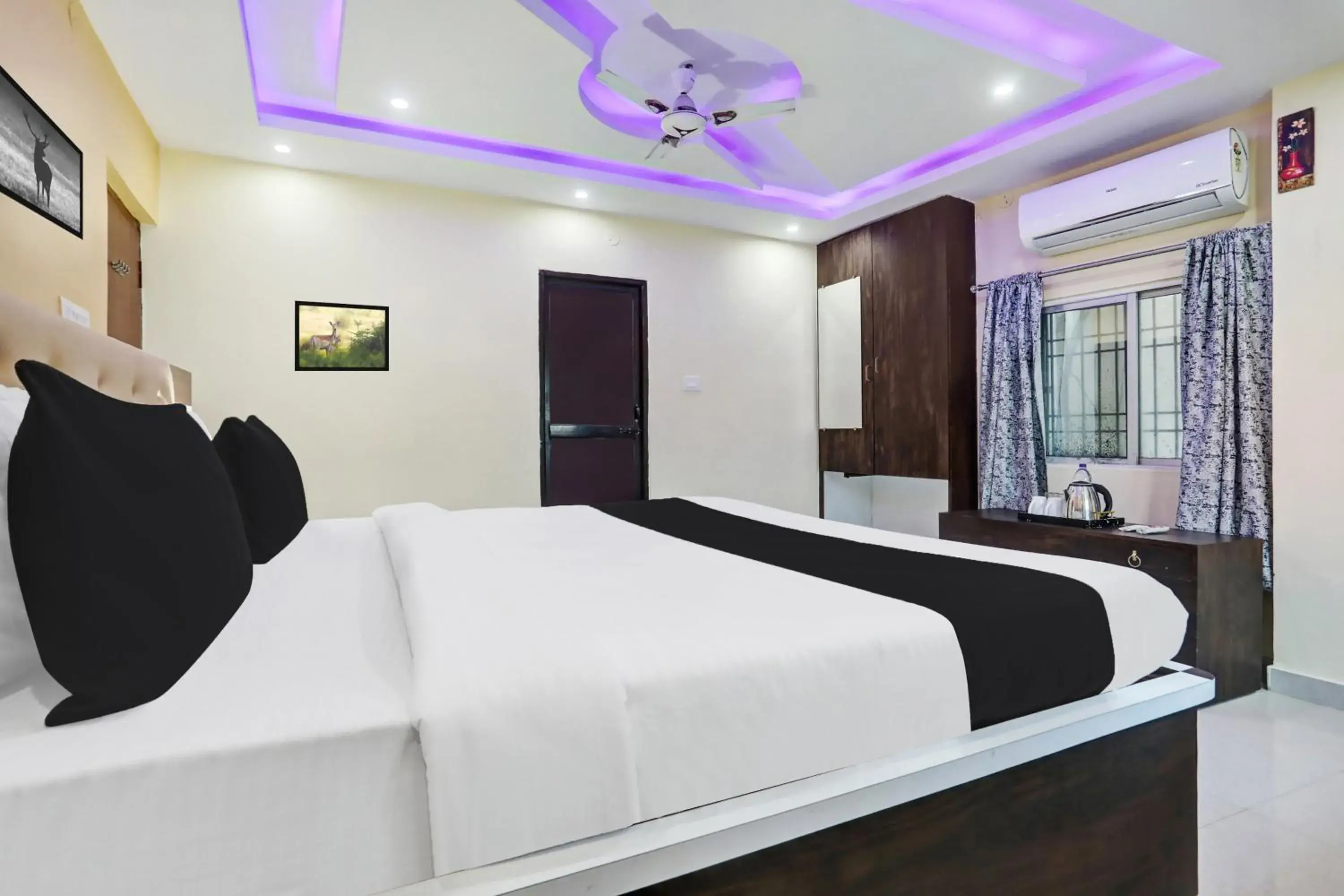 Classic Triple Room - single occupancy in Super Collection O Danapur Near Railway Station Classic Triple Room - single occupancy in Super Collection O Danapur Near Railway Station
