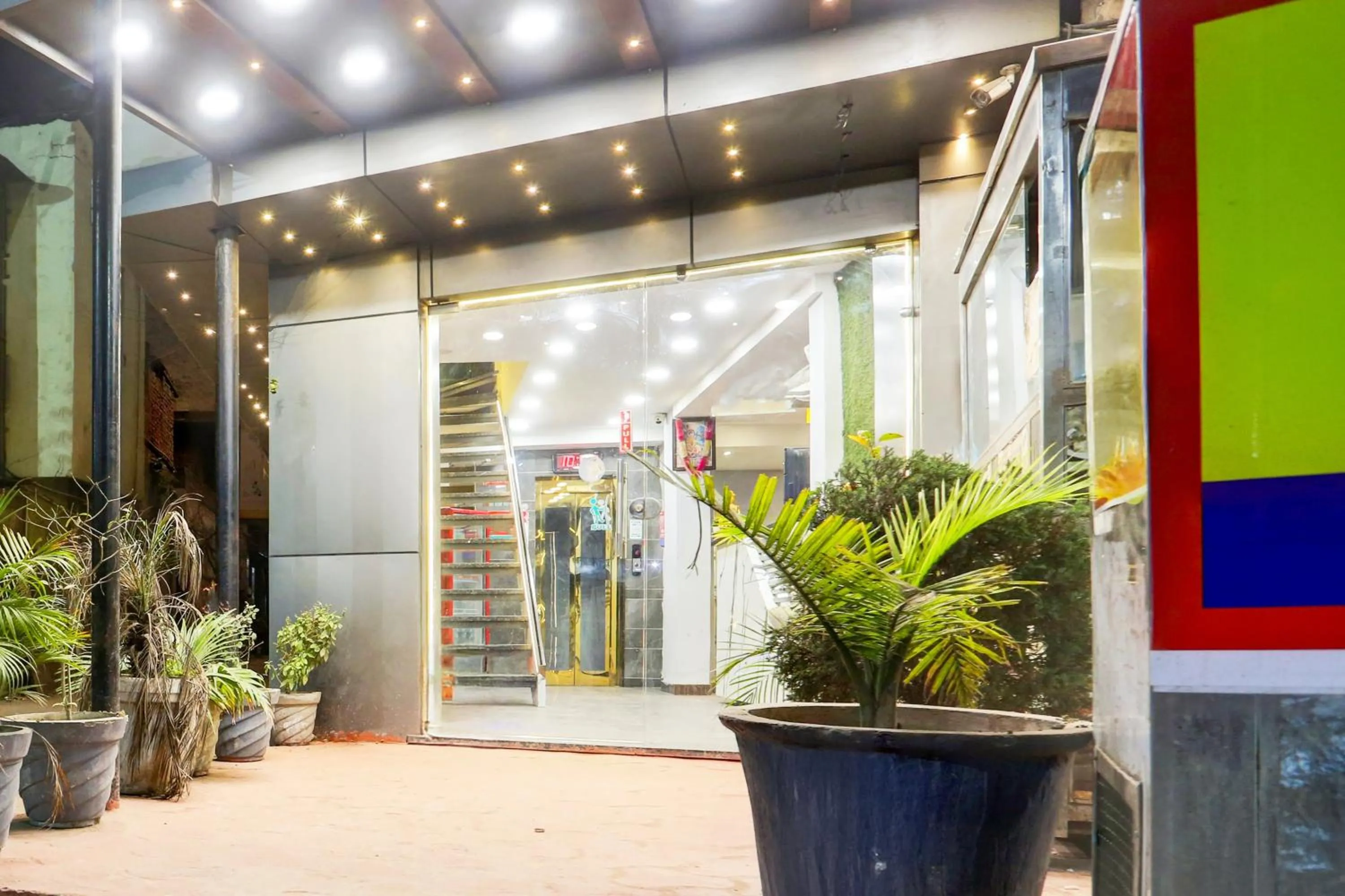 Facade/entrance in Hotel O by OYO Alpine Inn