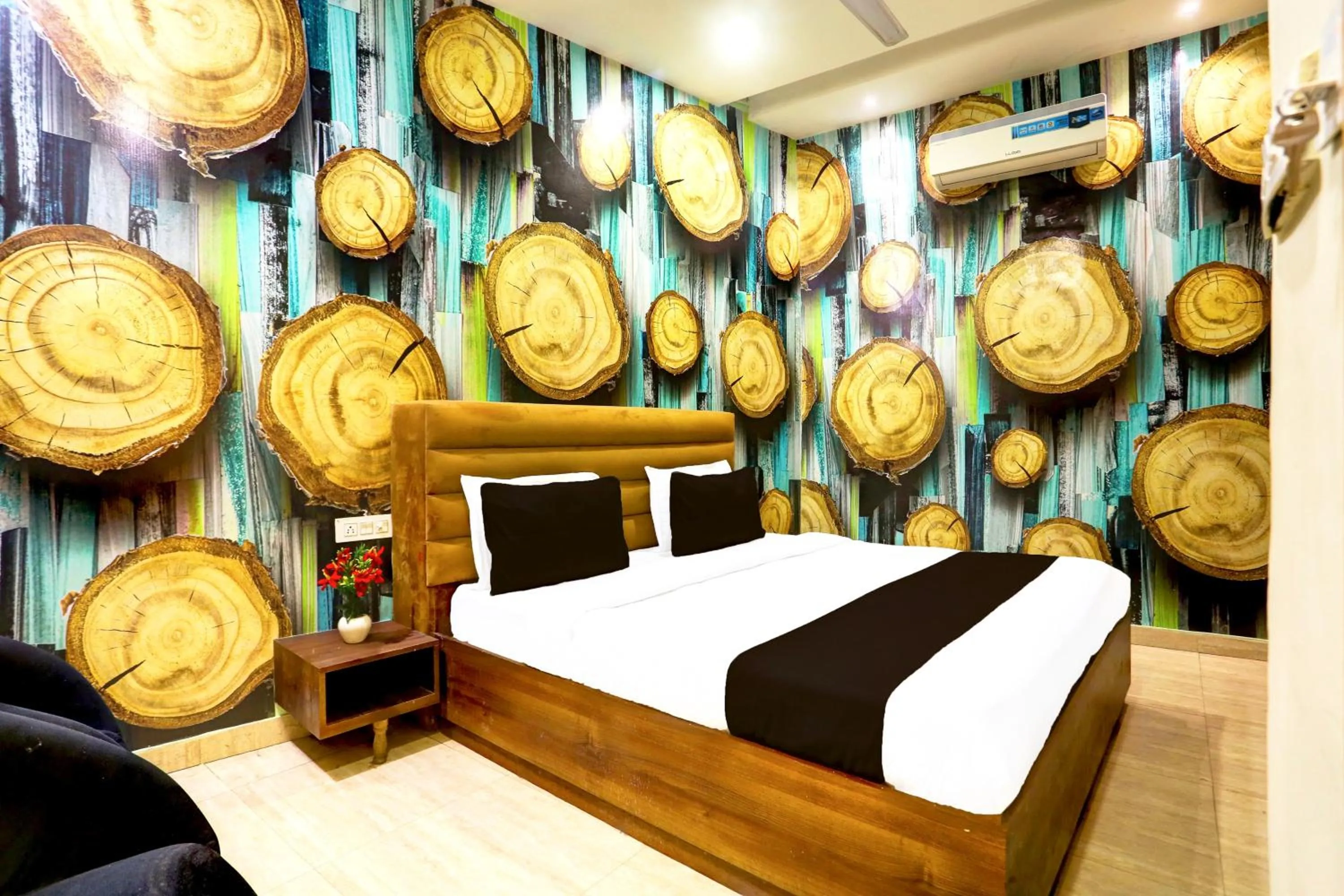 Lobby or reception in Hotel O by OYO Alpine Inn