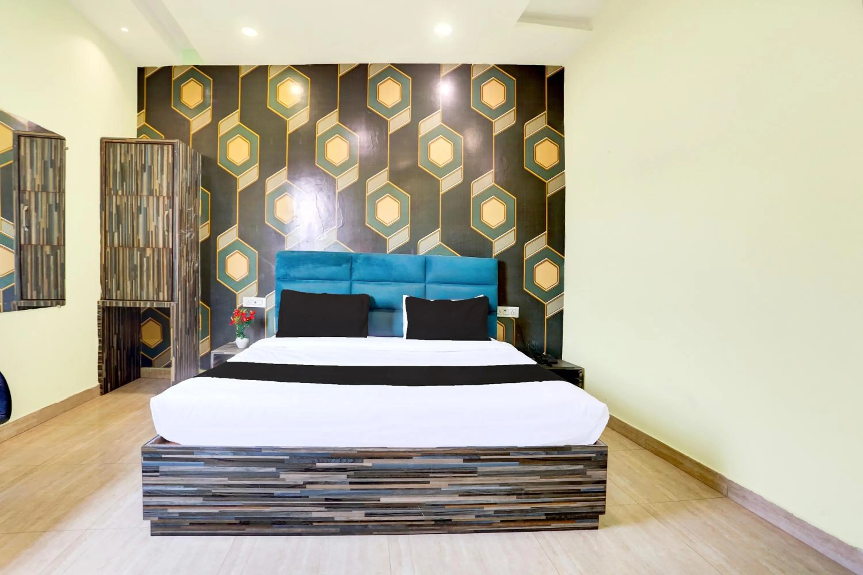 Lobby or reception in Hotel O by OYO Alpine Inn