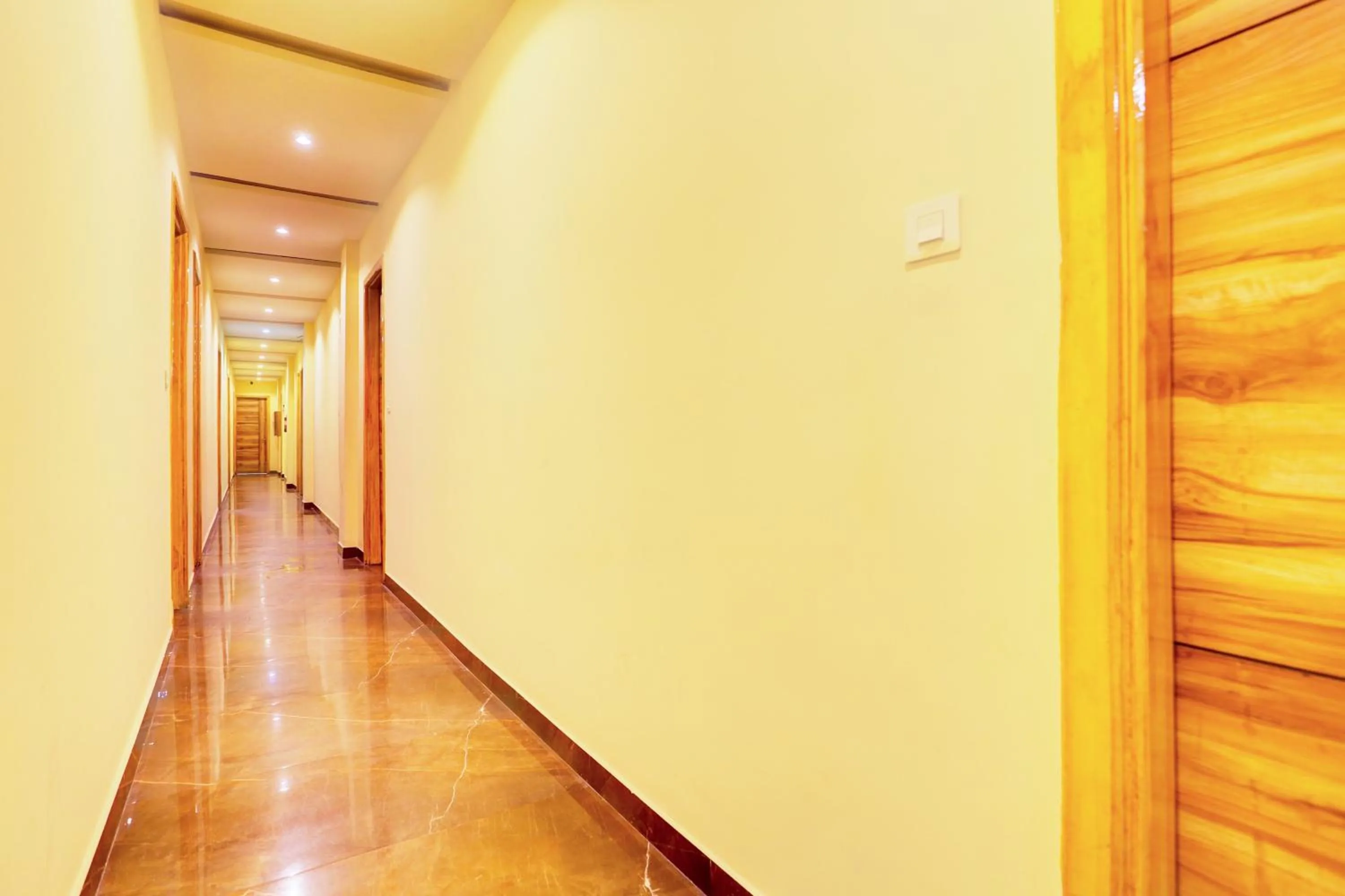 Lobby or reception in Hotel O by OYO Alpine Inn