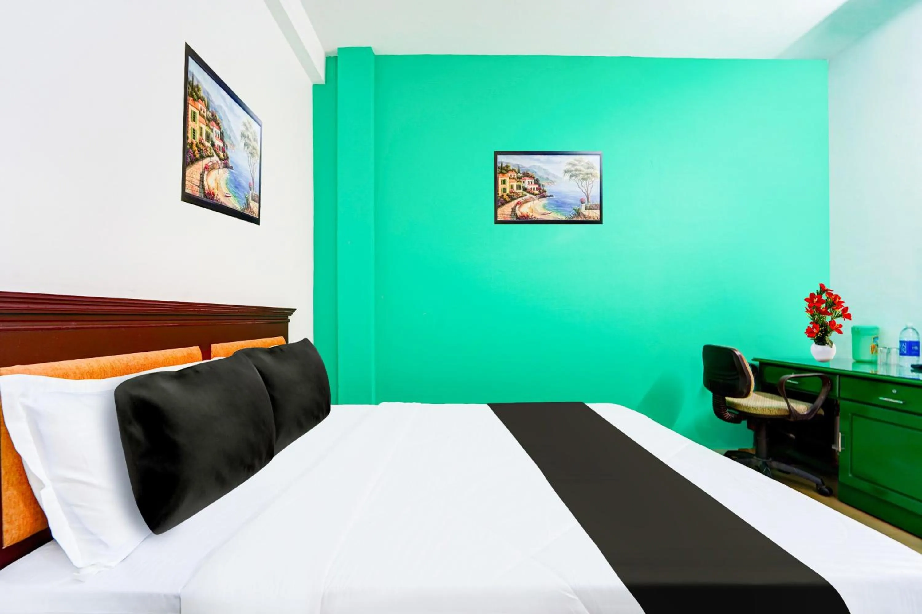 Bedroom, Bed in Hotel O Vennala Near Palarivattom