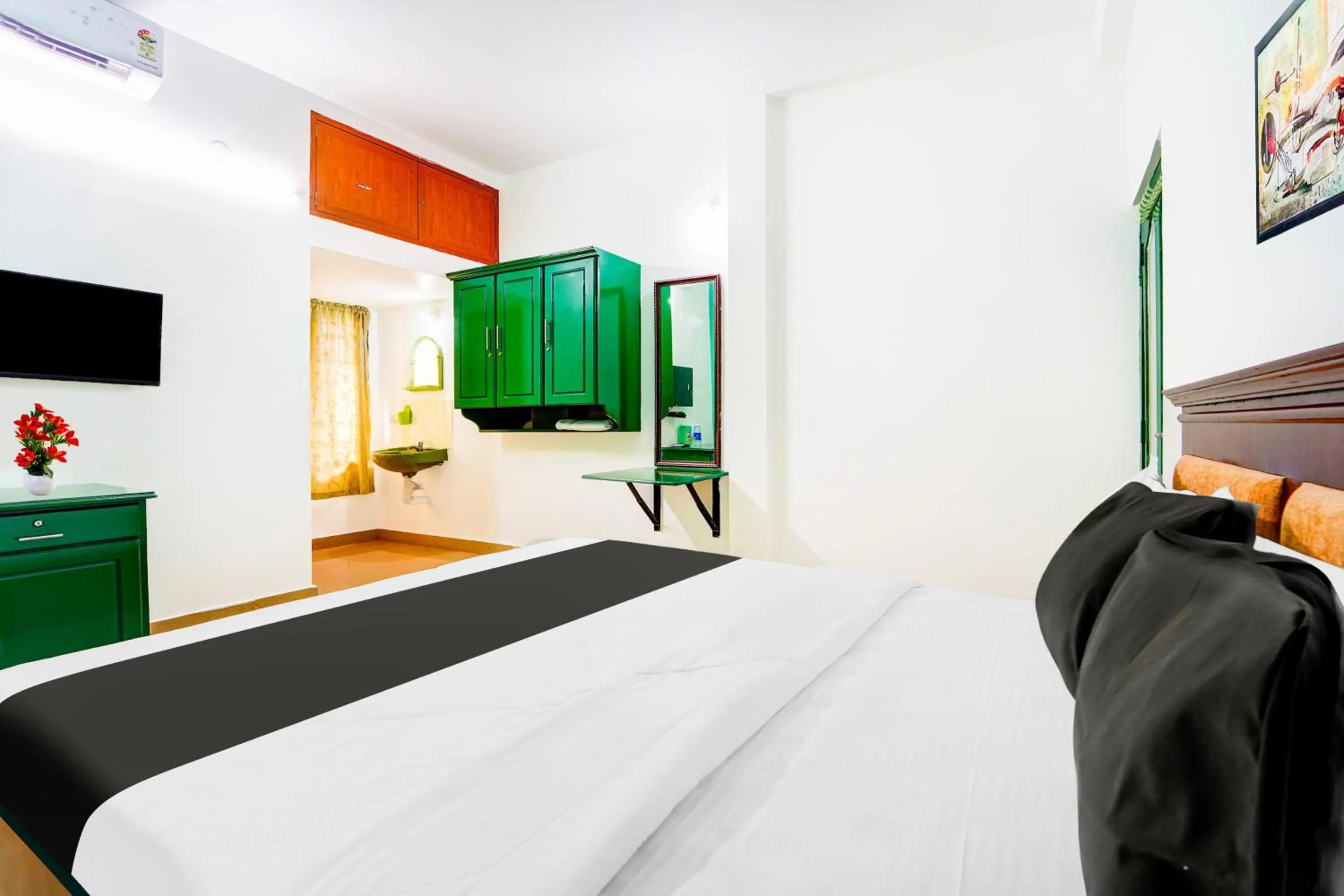 Bedroom, Bed in Super Hotel O Vennala Near Palarivattom