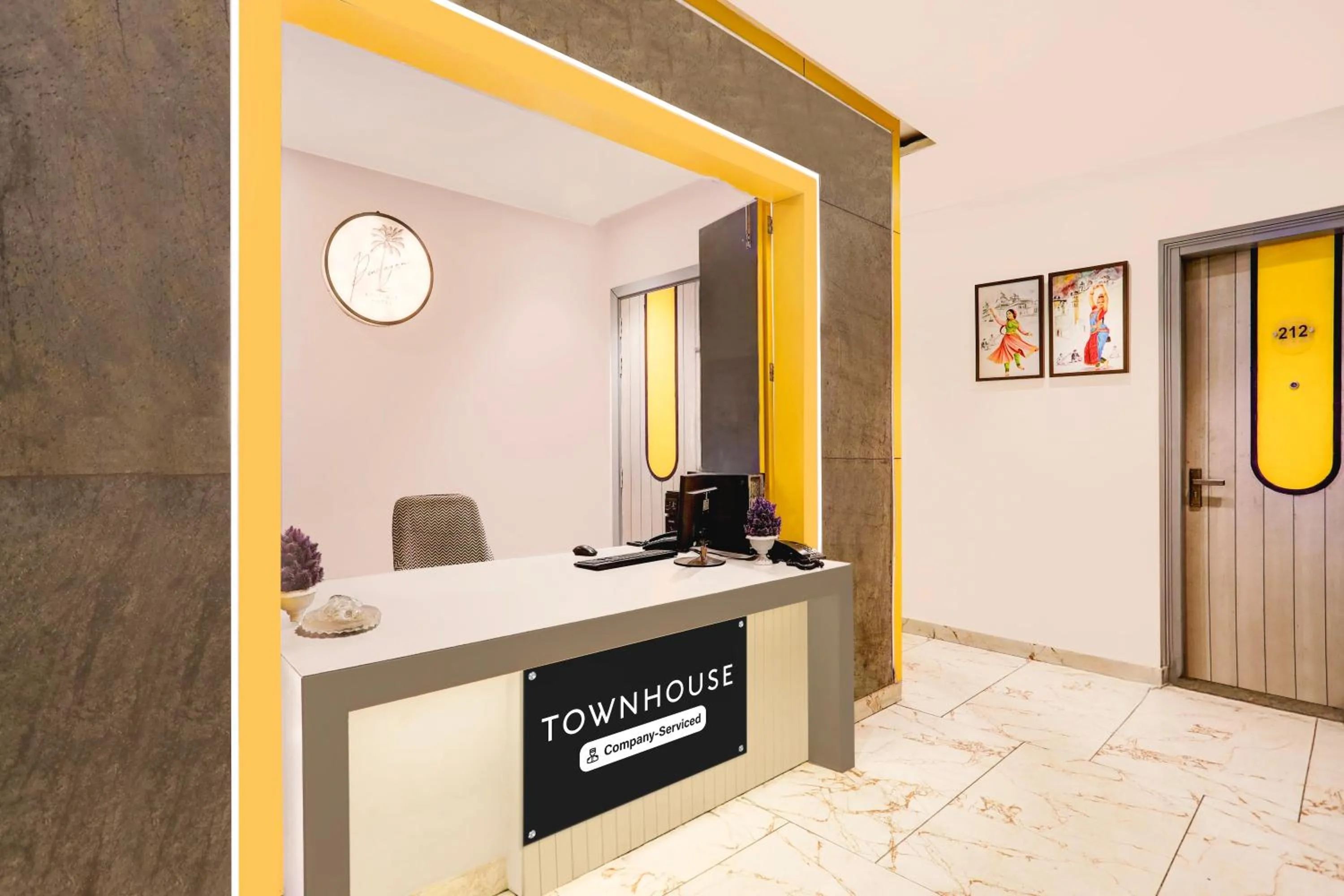 Lobby or reception in Super Townhouse Vaishali Nagar Jaipur Formerly Pentagon Boutique Hotel