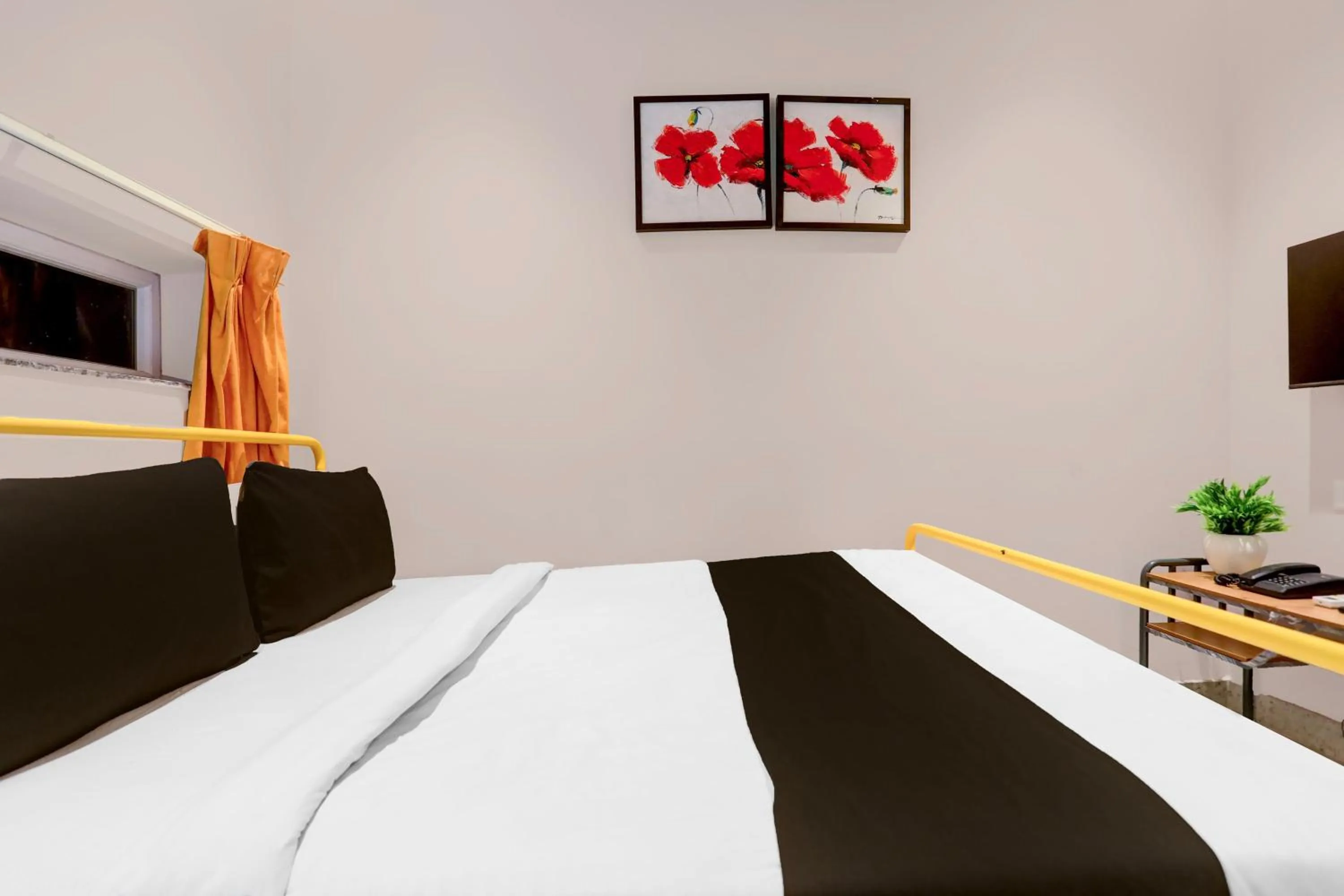 Bedroom, Bed in Super Townhouse Vaishali Nagar Jaipur Formerly Pentagon Boutique Hotel