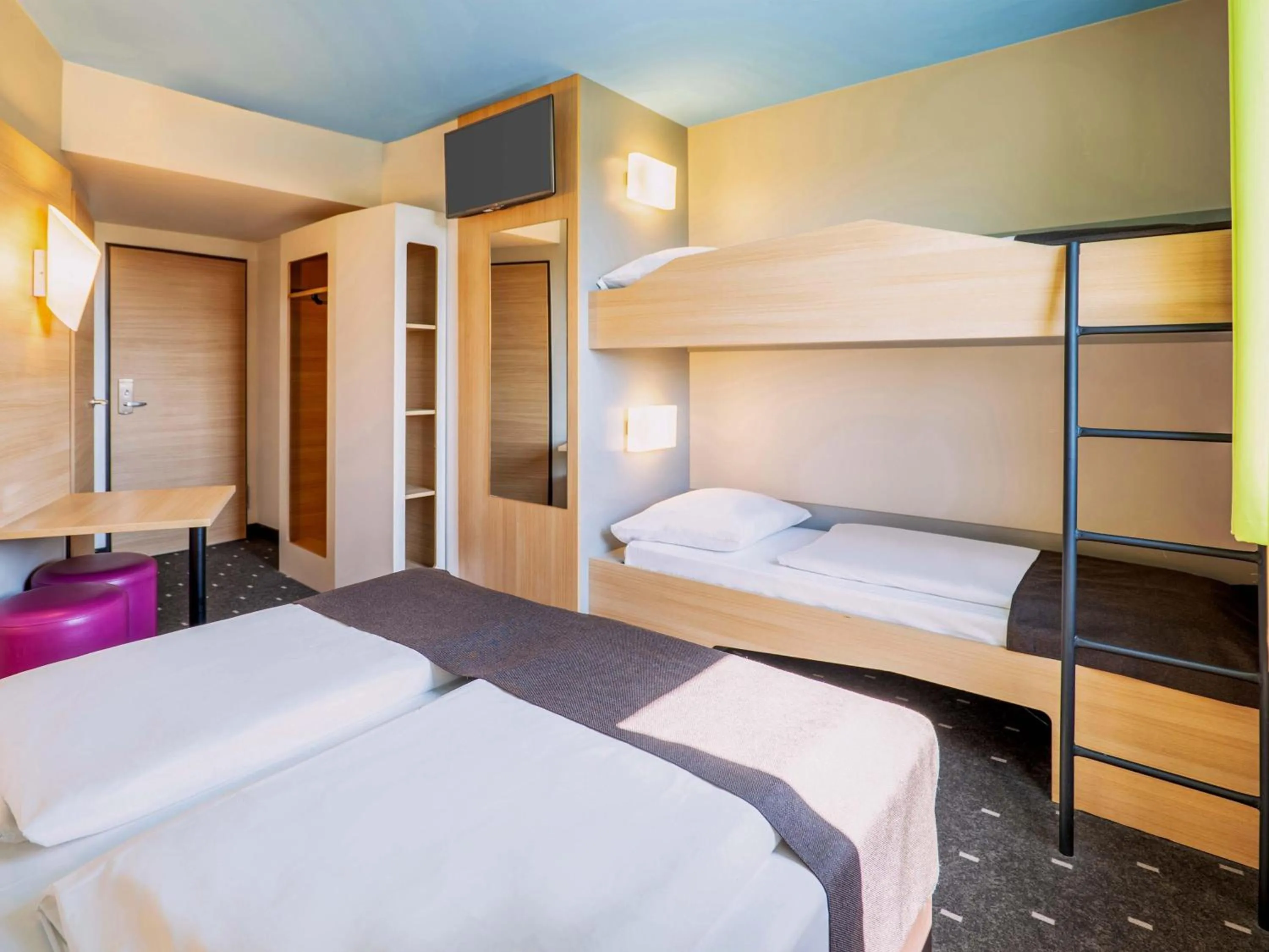 Bed in B&B Hotel Karlsruhe