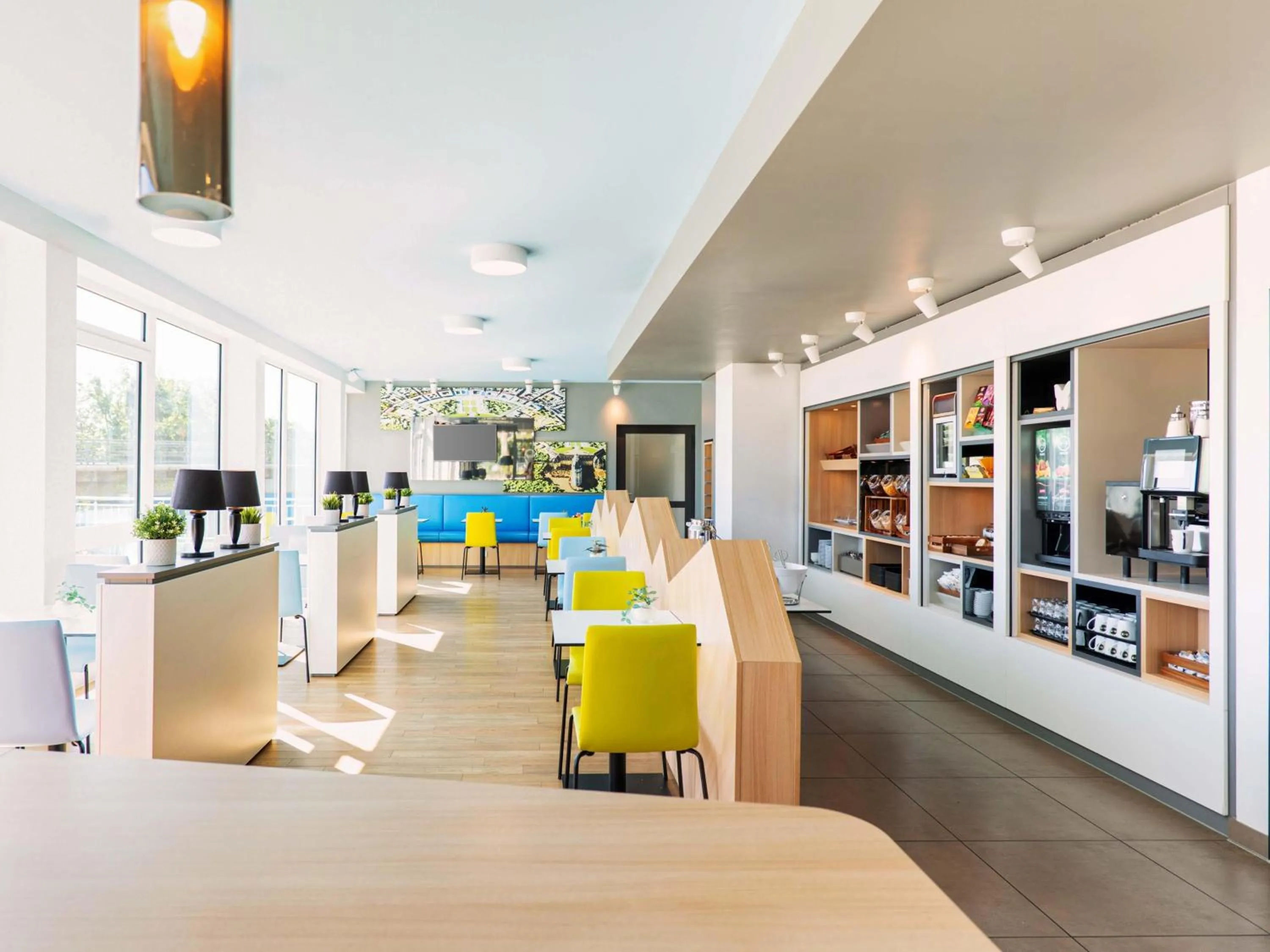 Lobby or reception in B&B Hotel Karlsruhe