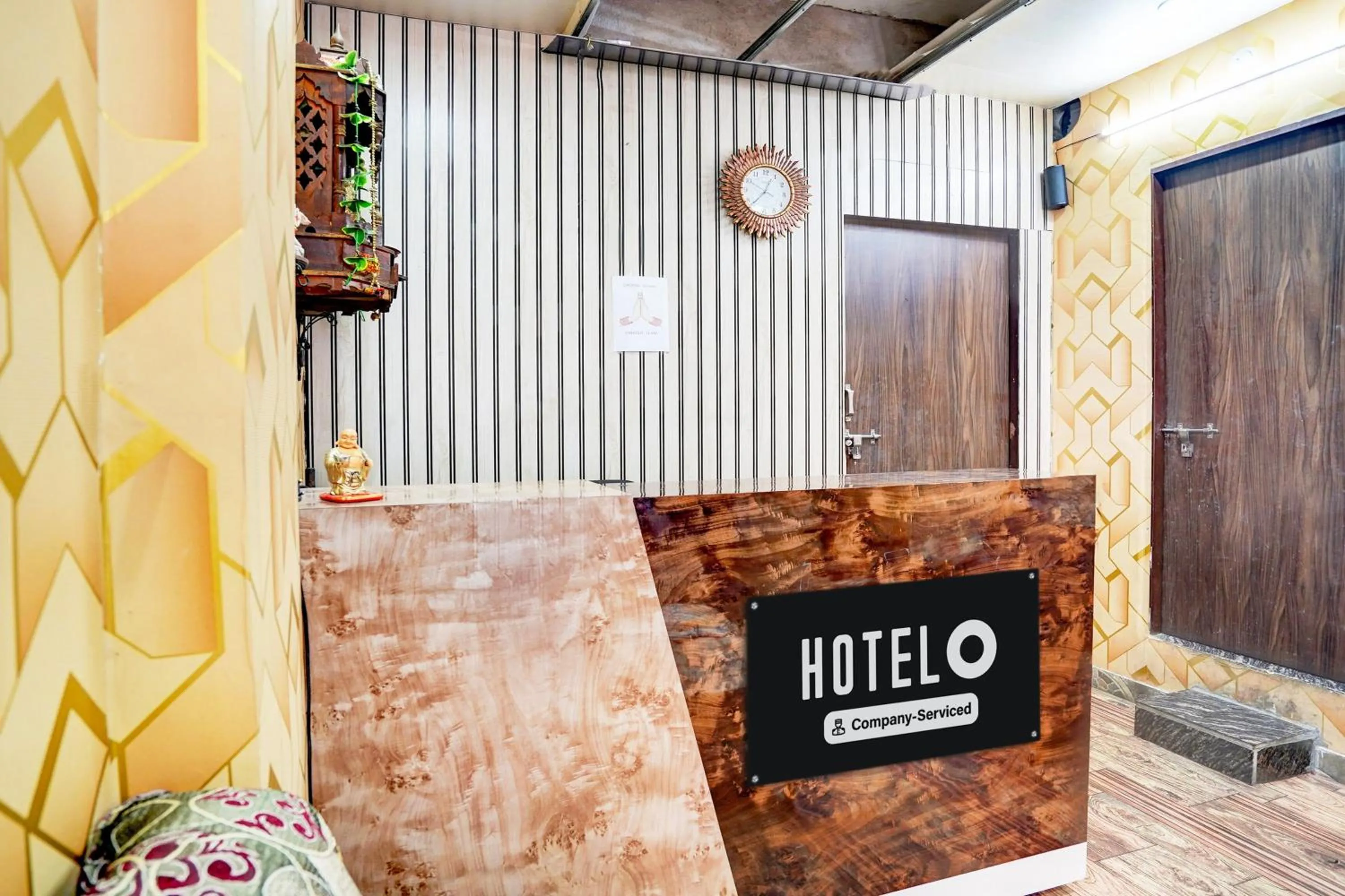 Lobby or reception in Super Hotel O BLW Kakarmatta Near Banaras Junction