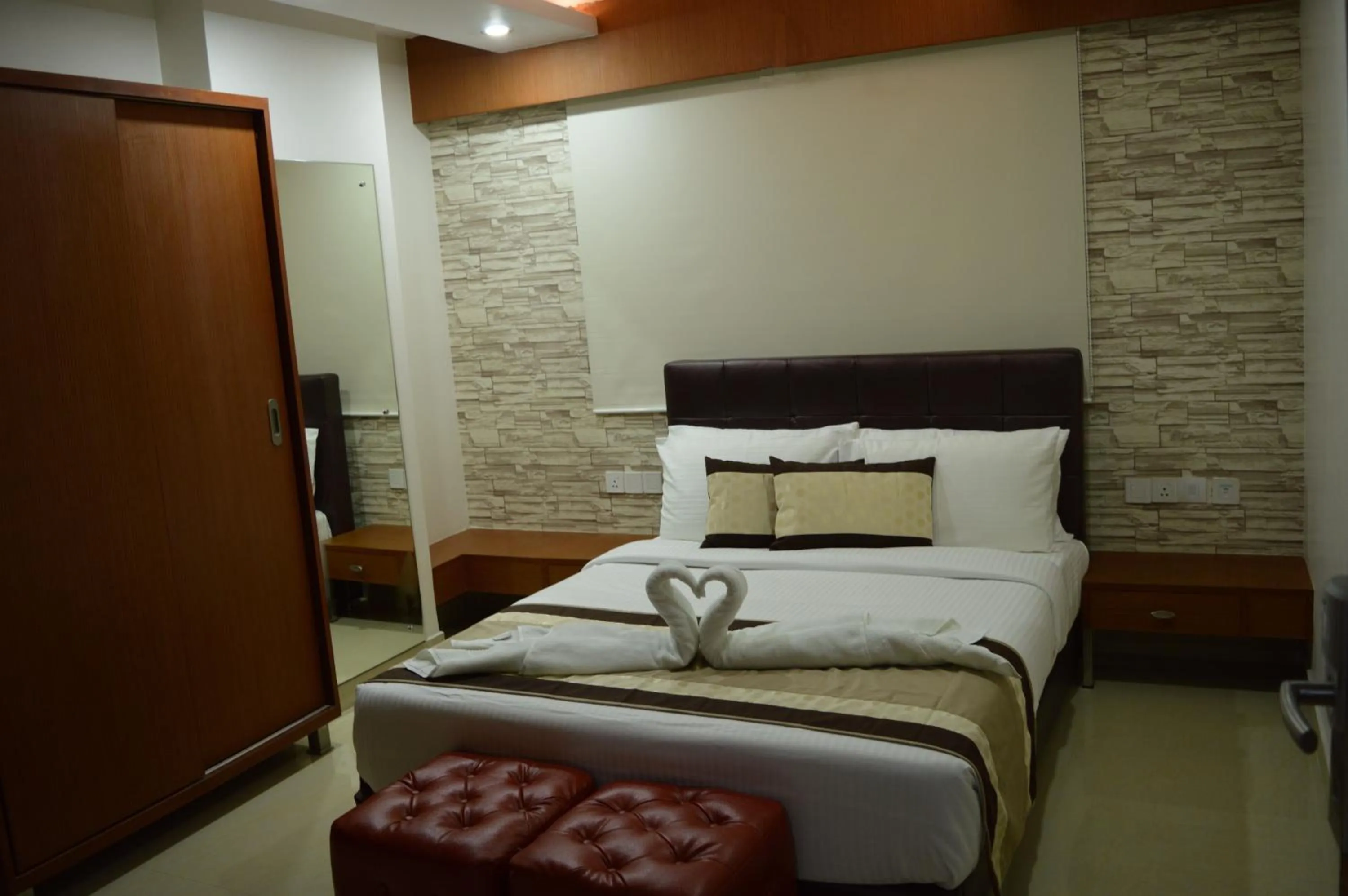 Photo of the whole room, Bed in Hotel Diamonds Pearl