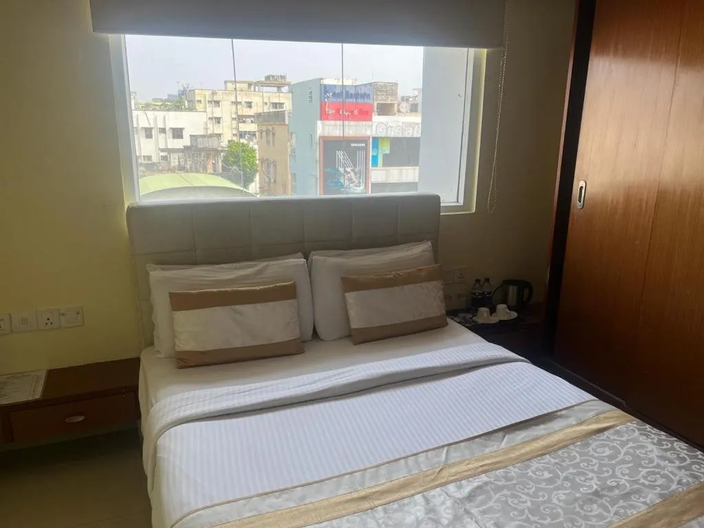 Bed in Hotel Diamonds Pearl