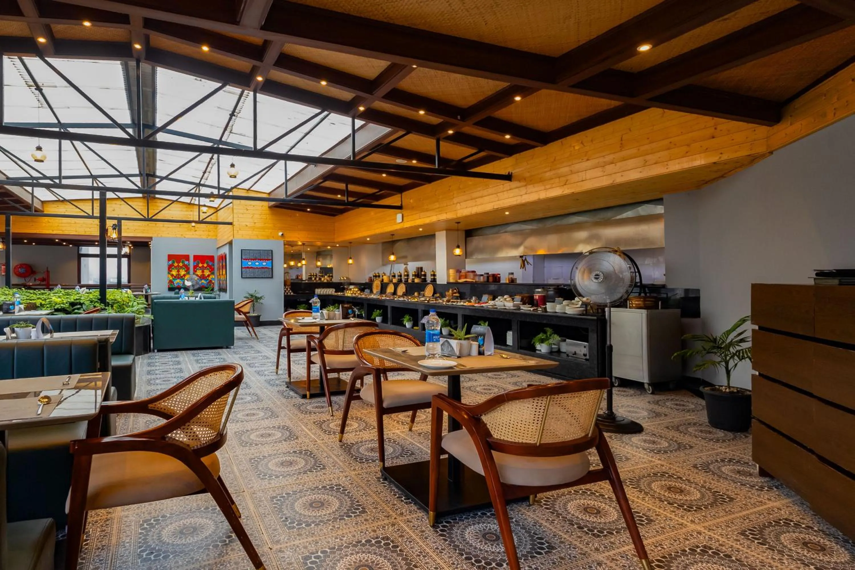 Restaurant/places to eat in Sumitel JB Park